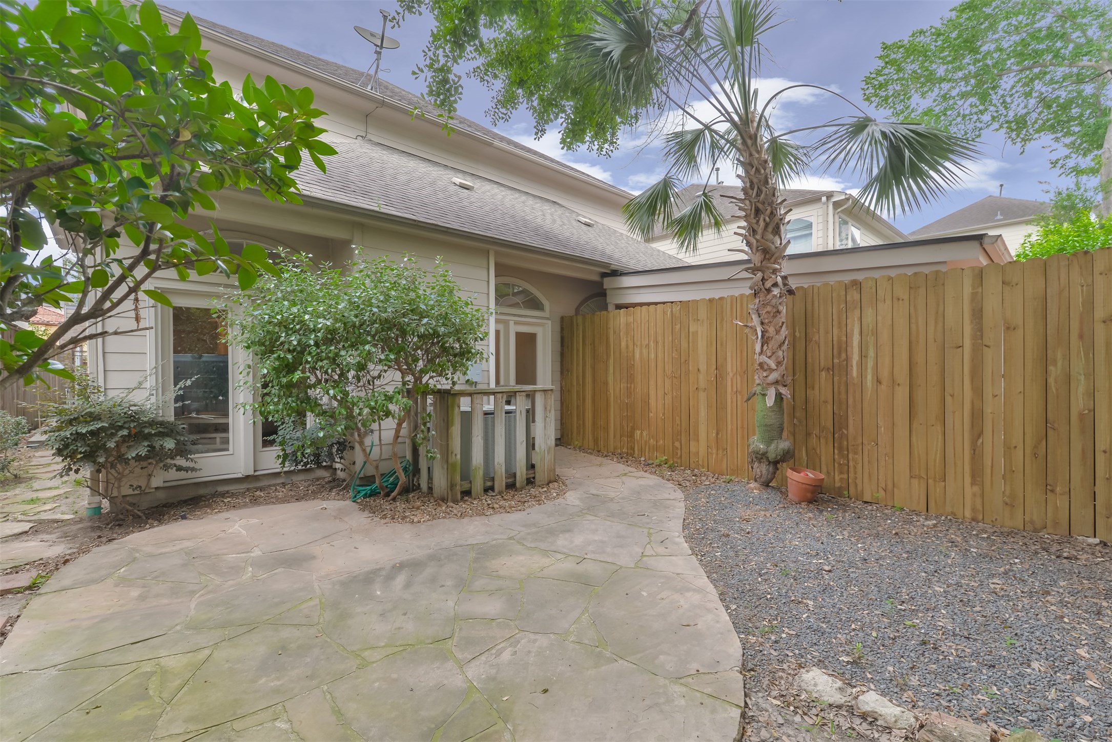 5413 Rose Street Property Photo 8