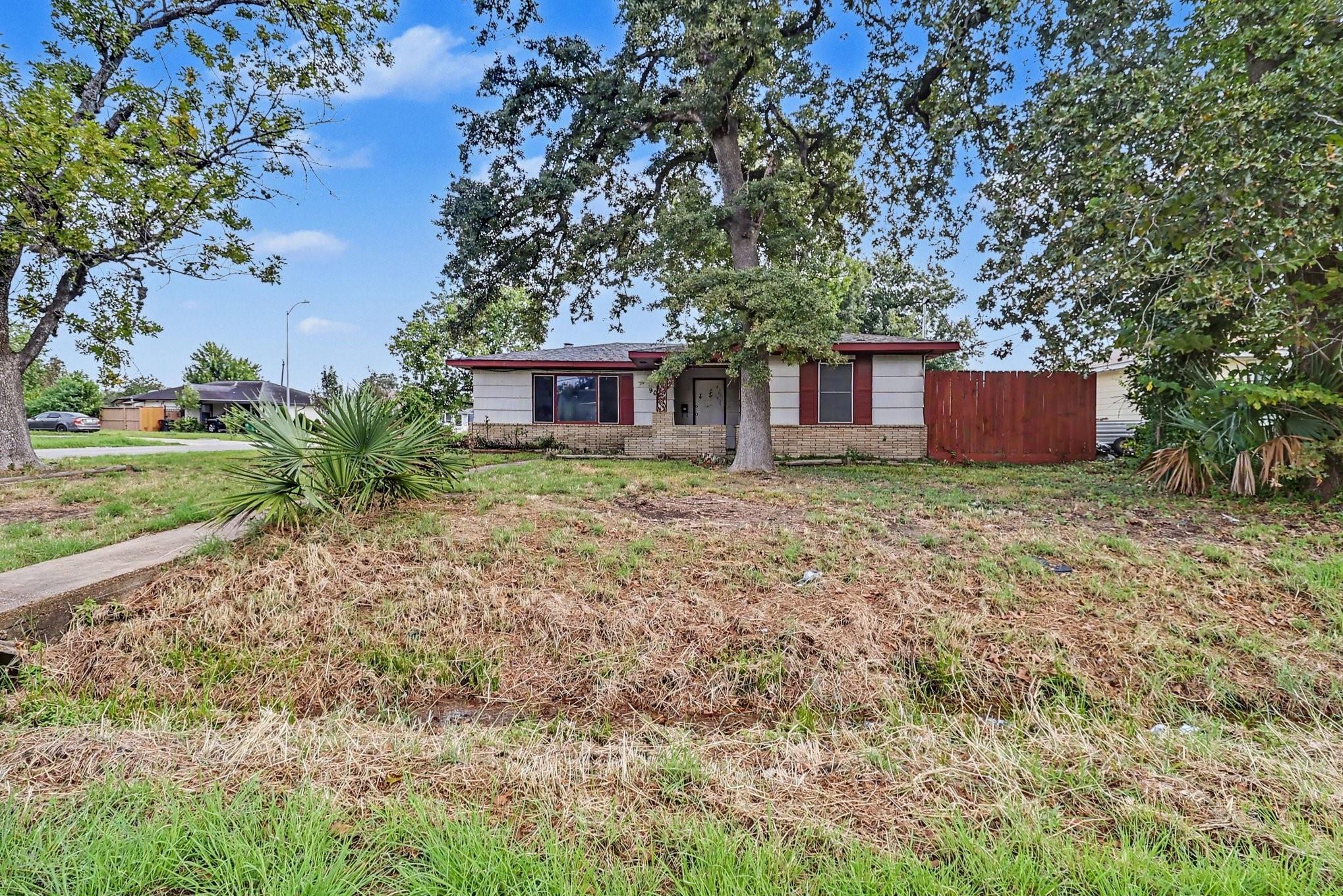 901 Westmont Drive, Houston Tx 77015 Property Photo 1