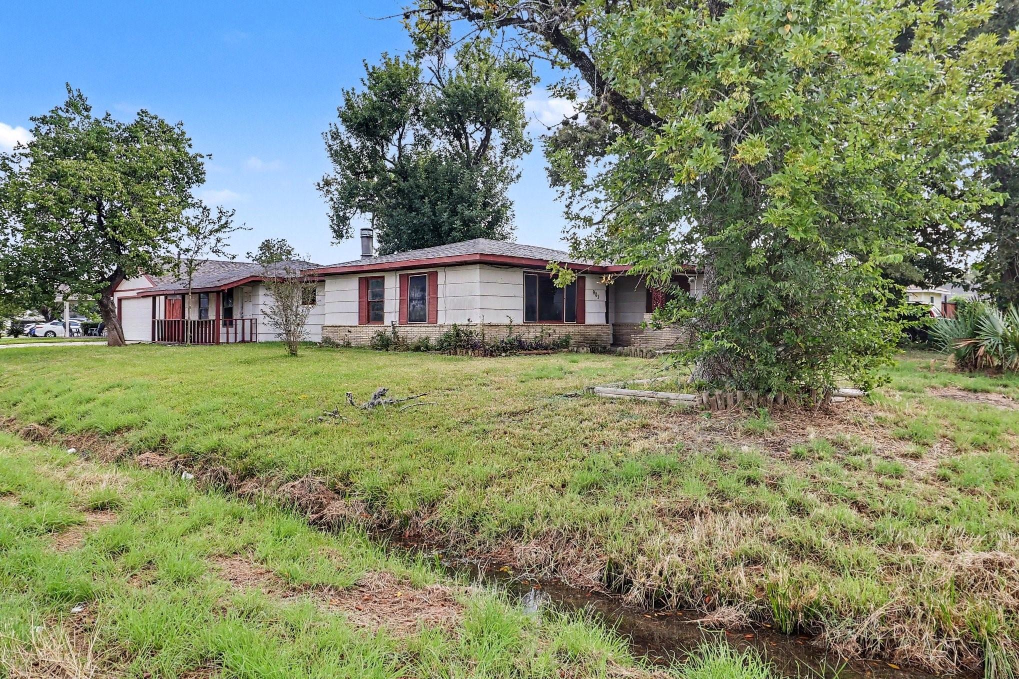 901 Westmont Drive, Houston Tx 77015 Property Photo 2