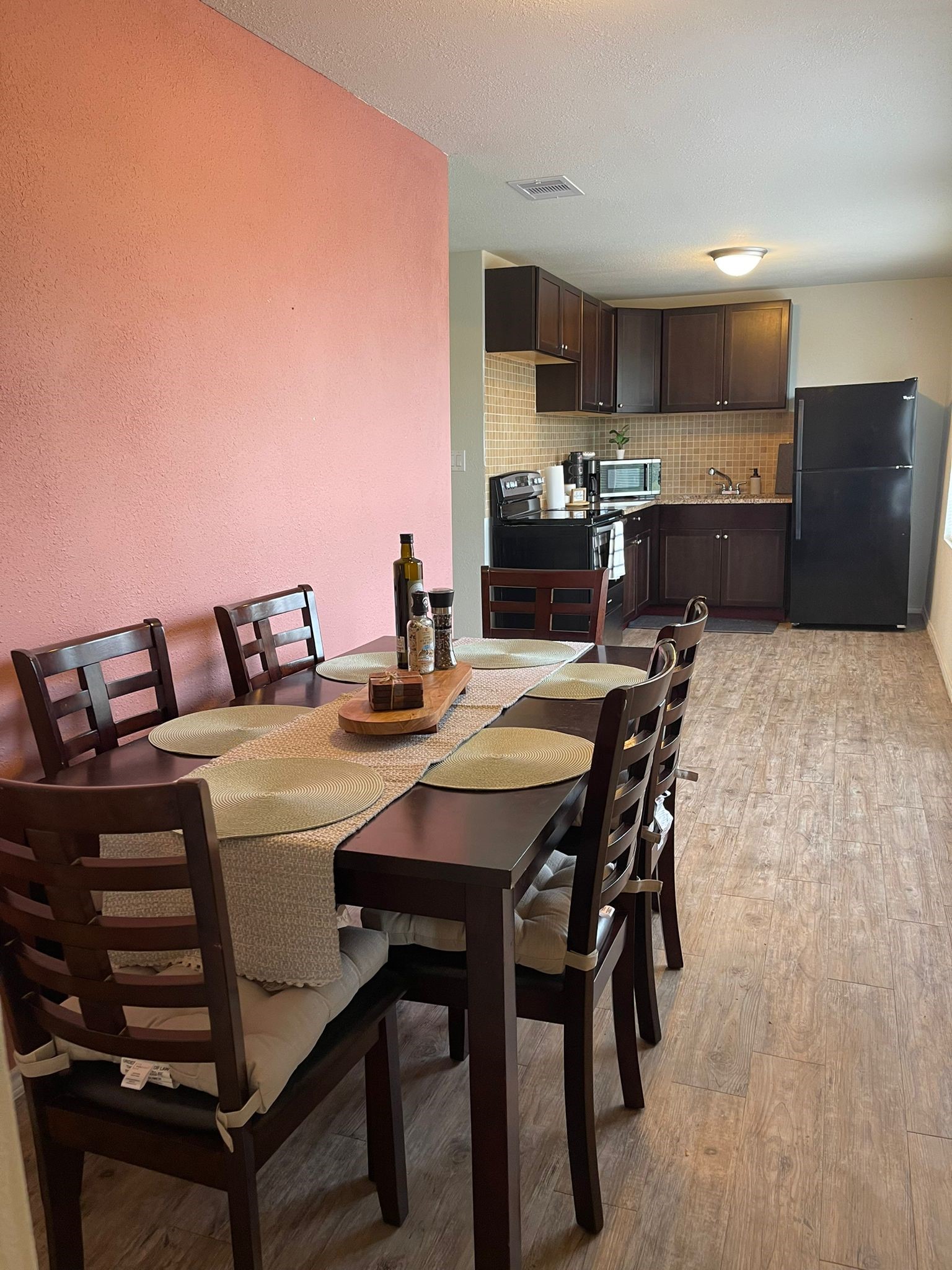 2010 Caplin Street B Property Photo 6