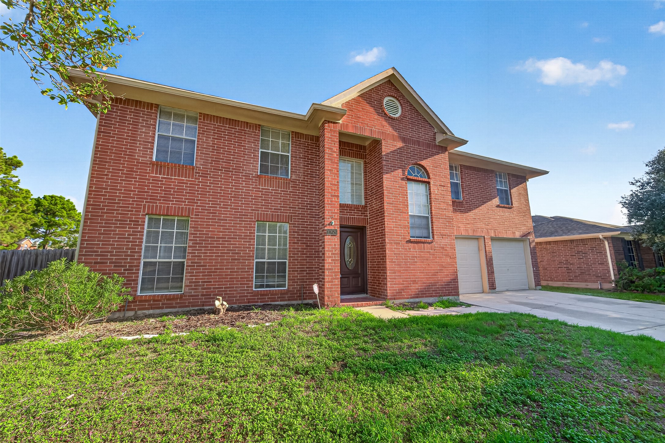 17626 Coventry Squire Drive Property Photo 2