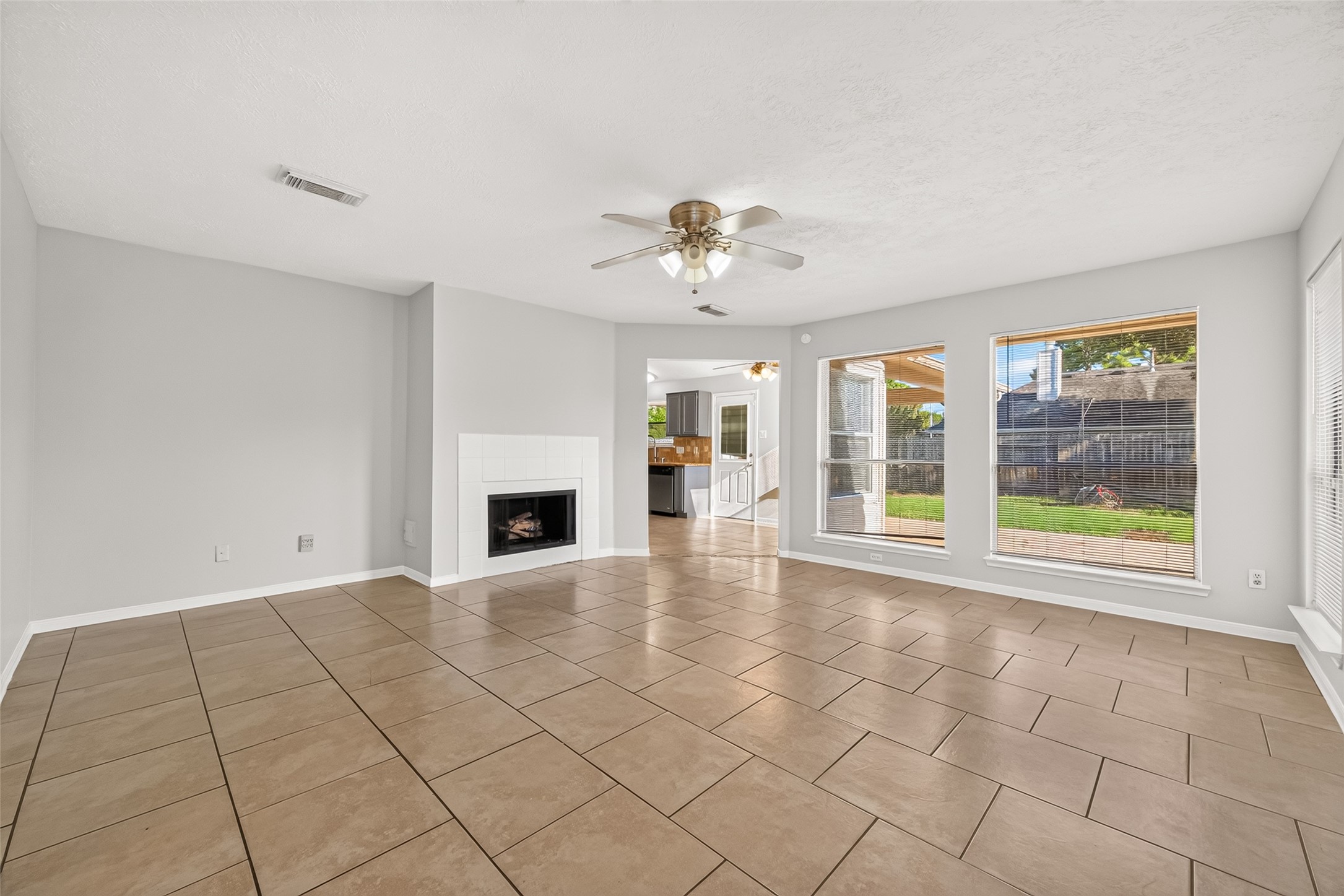 17626 Coventry Squire Drive Property Photo 4