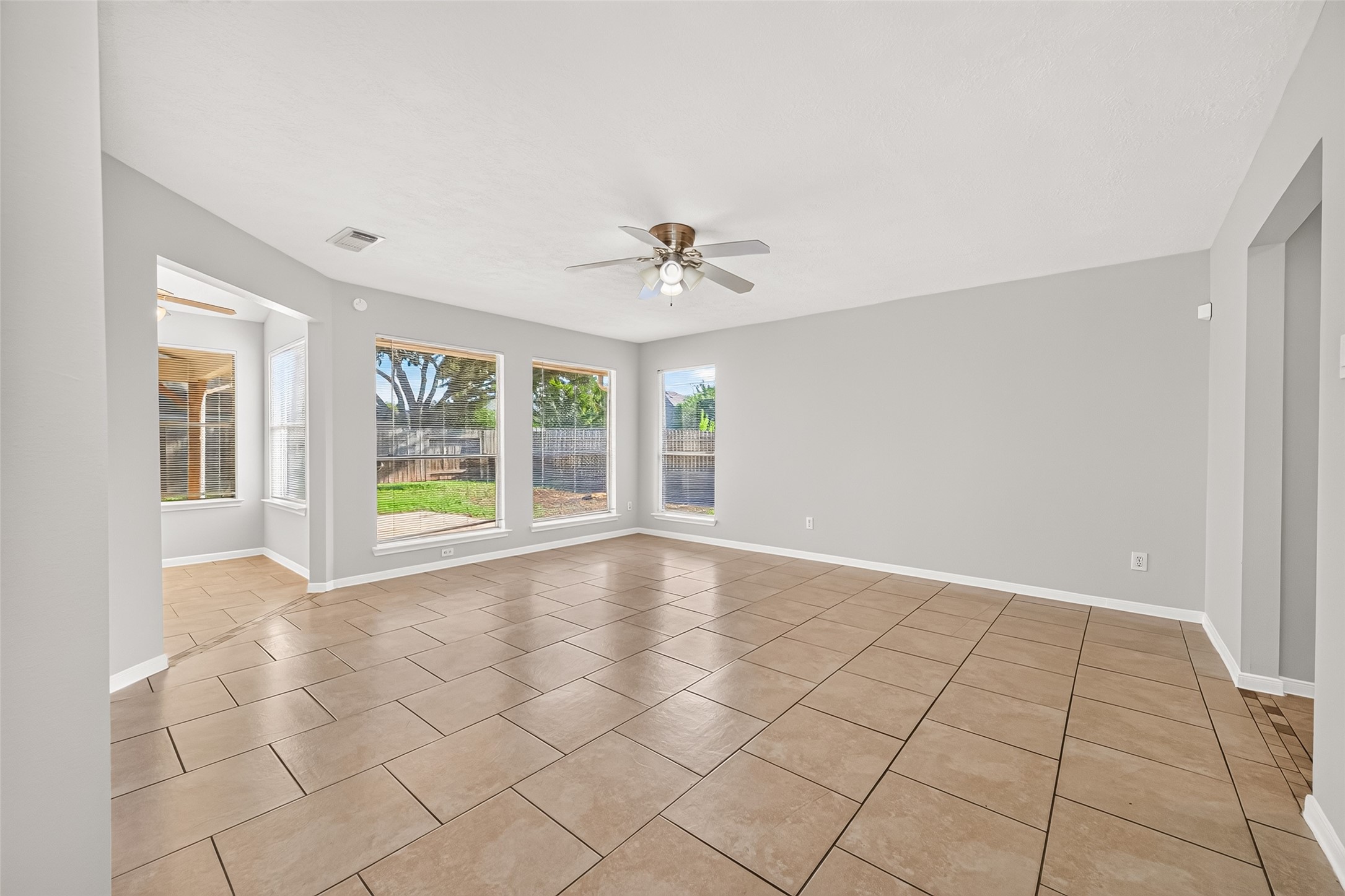 17626 Coventry Squire Drive Property Photo 5