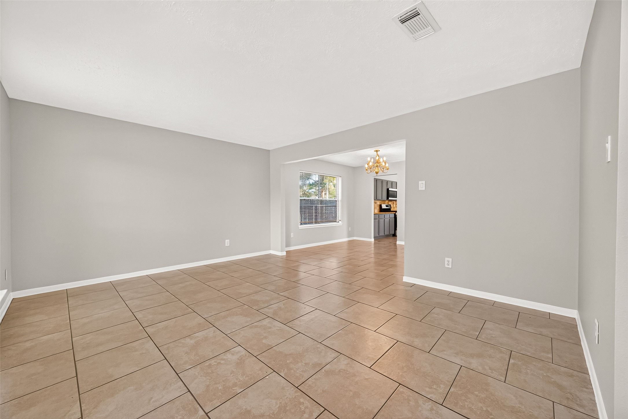 17626 Coventry Squire Drive Property Photo 7