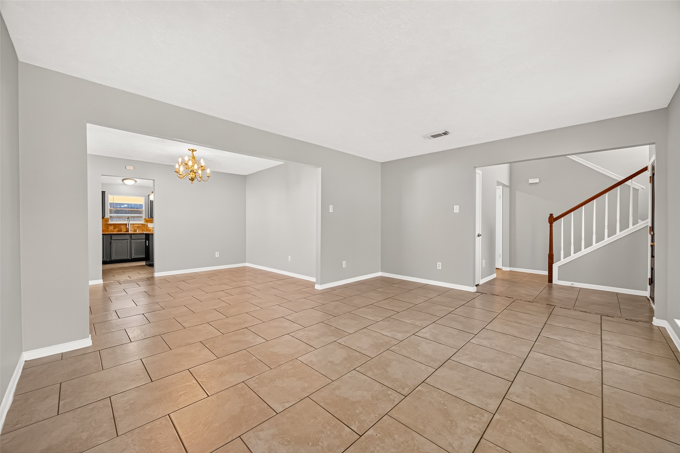 17626 Coventry Squire Drive Property Photo 8