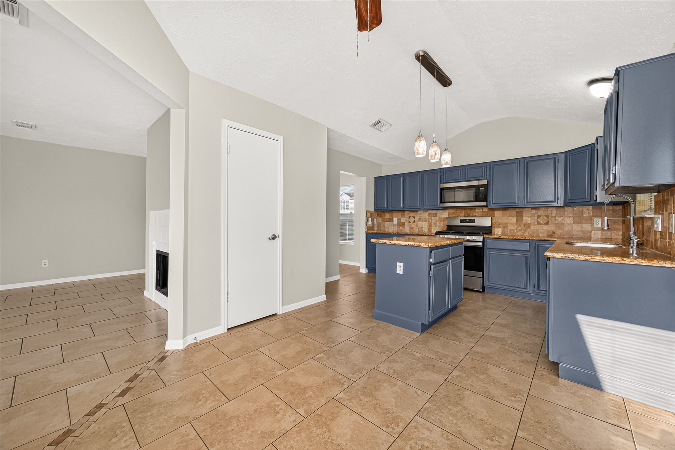 17626 Coventry Squire Drive Property Photo 13