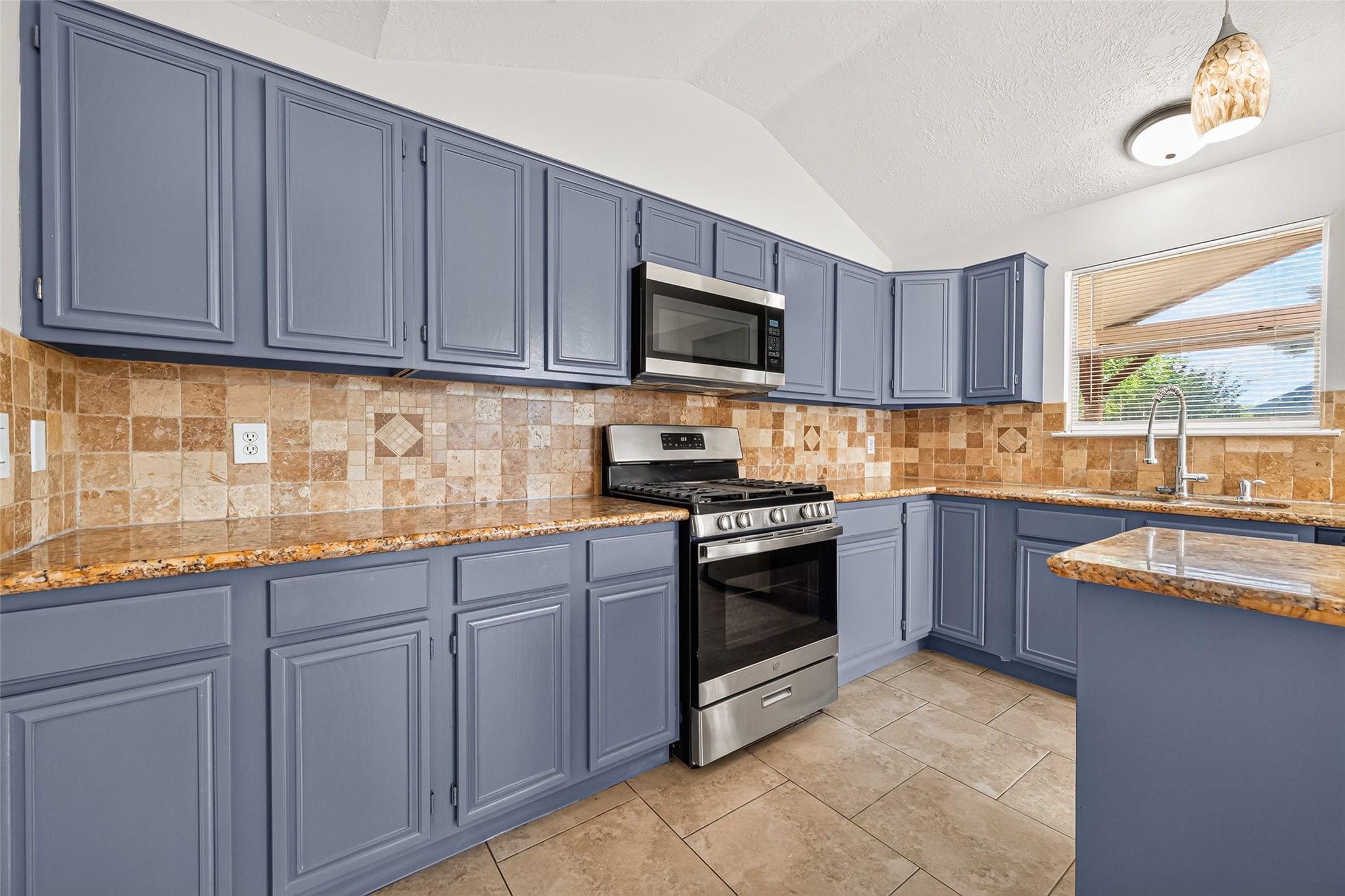 17626 Coventry Squire Drive Property Photo 14