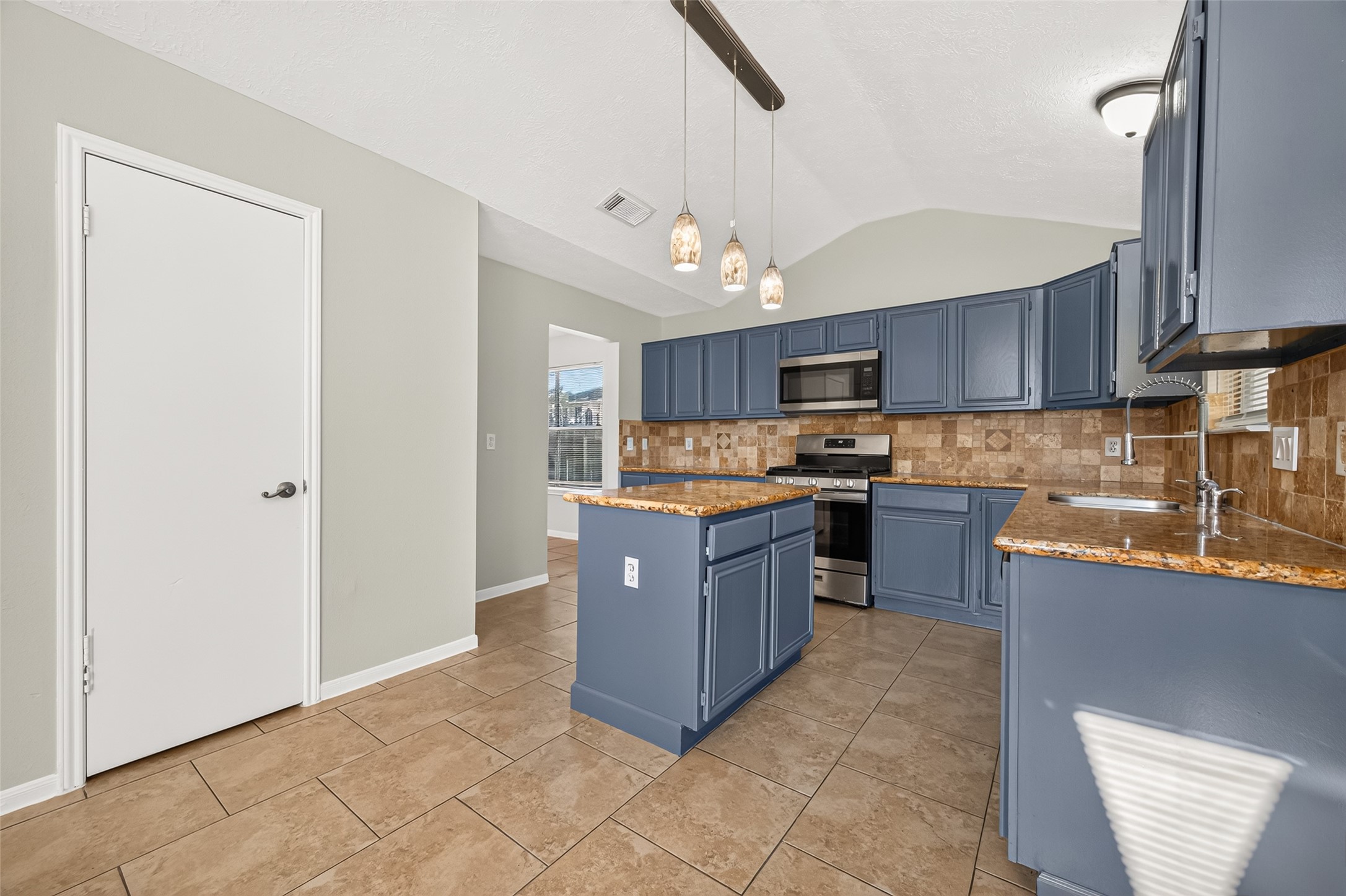 17626 Coventry Squire Drive Property Photo 16
