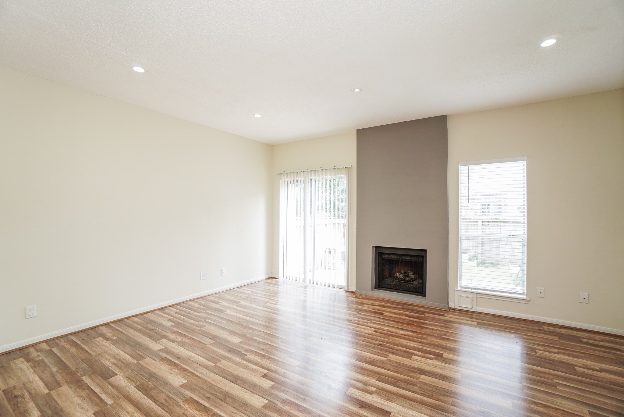 2910 Grants Lake Boulevard 1505 Property Photo 6