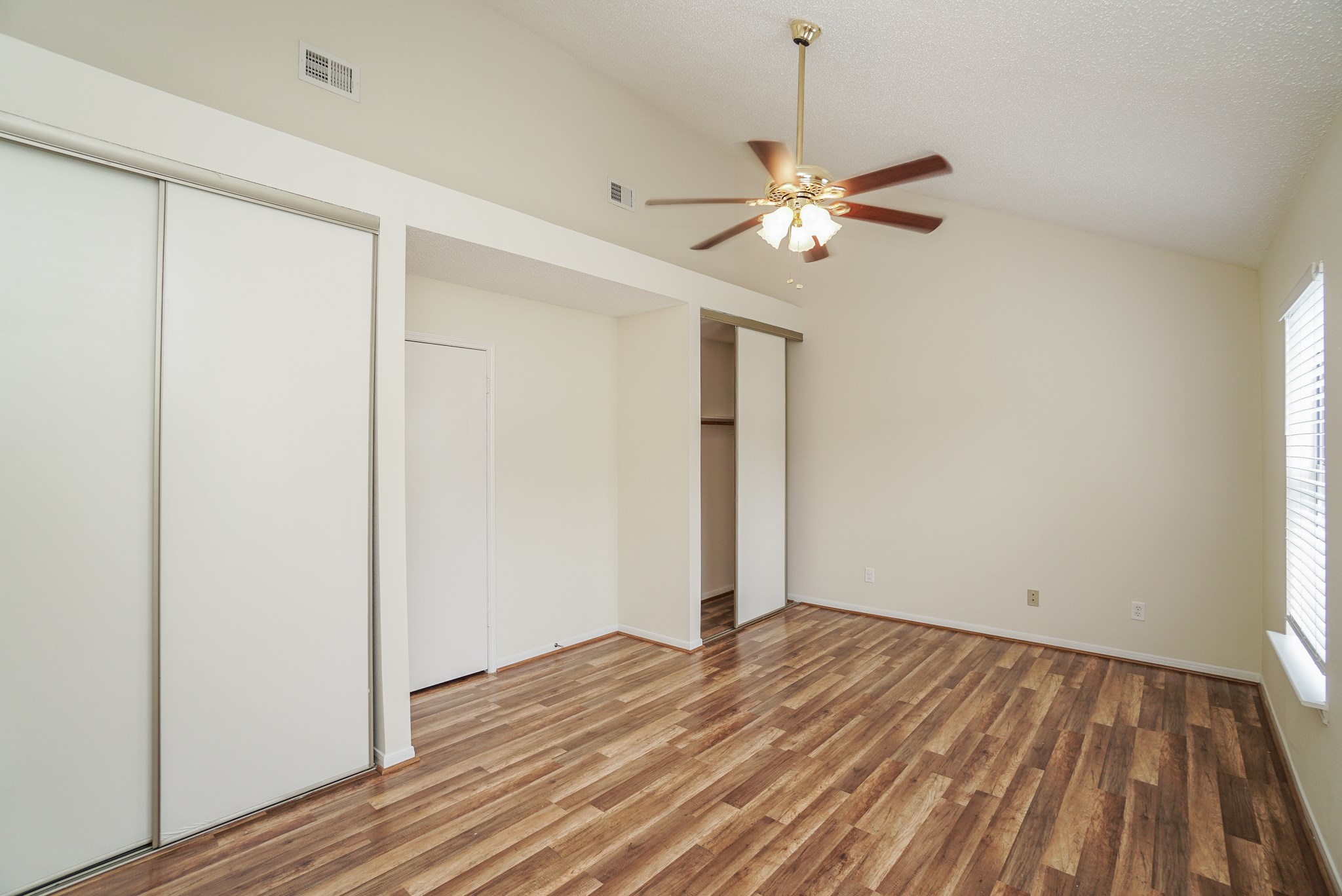 2910 Grants Lake Boulevard 1505 Property Photo 21
