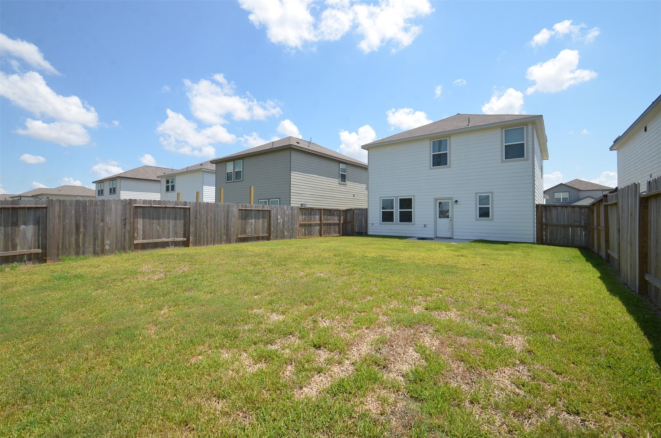 8627 Vacek Crossing Way Property Photo 4