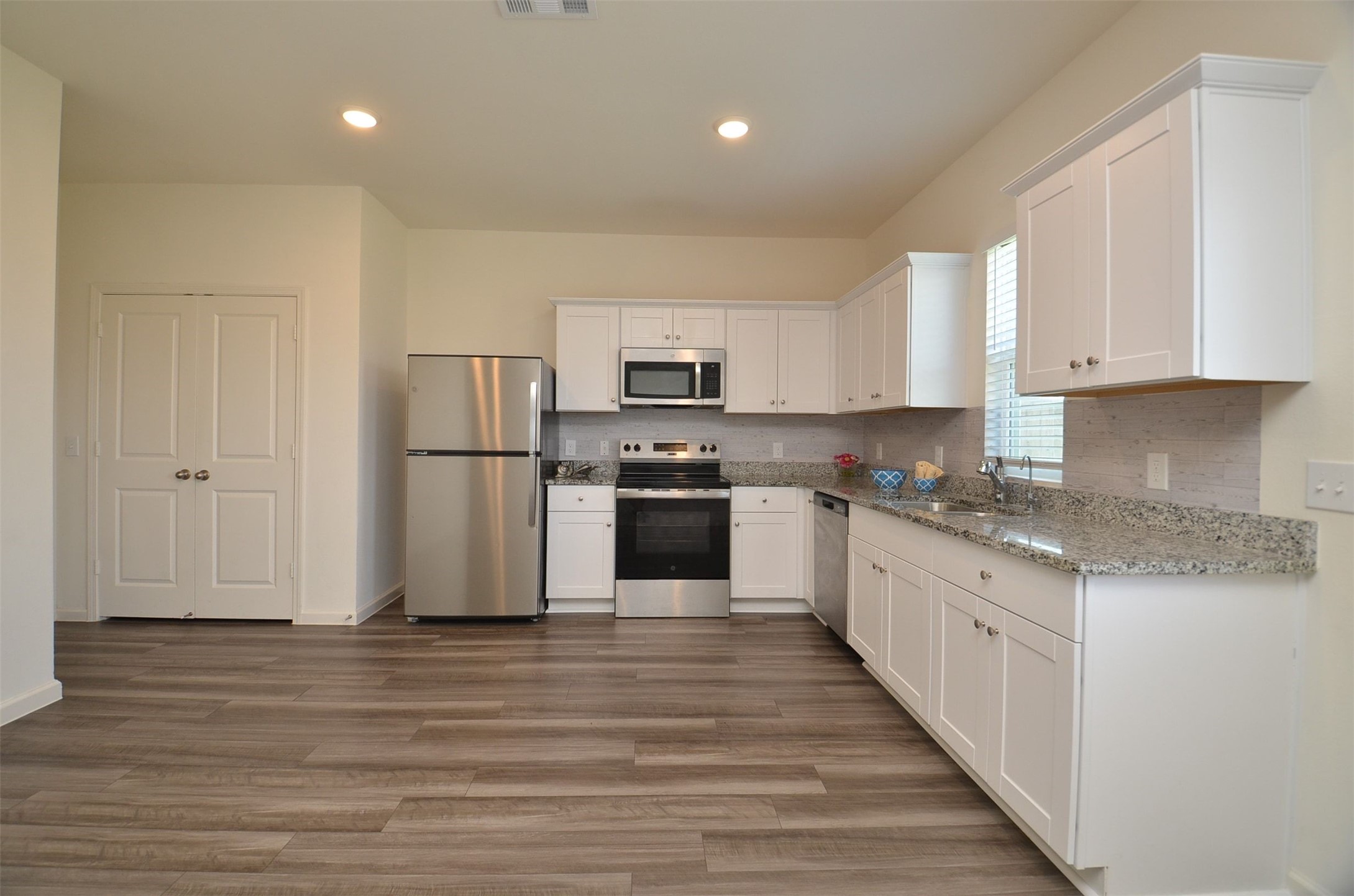 8627 Vacek Crossing Way Property Photo 7