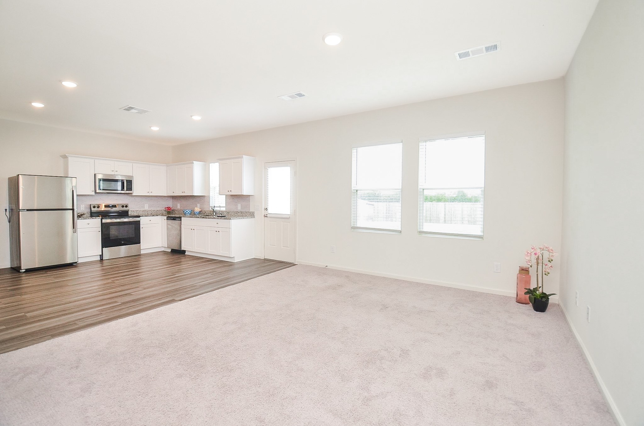 8627 Vacek Crossing Way Property Photo 7