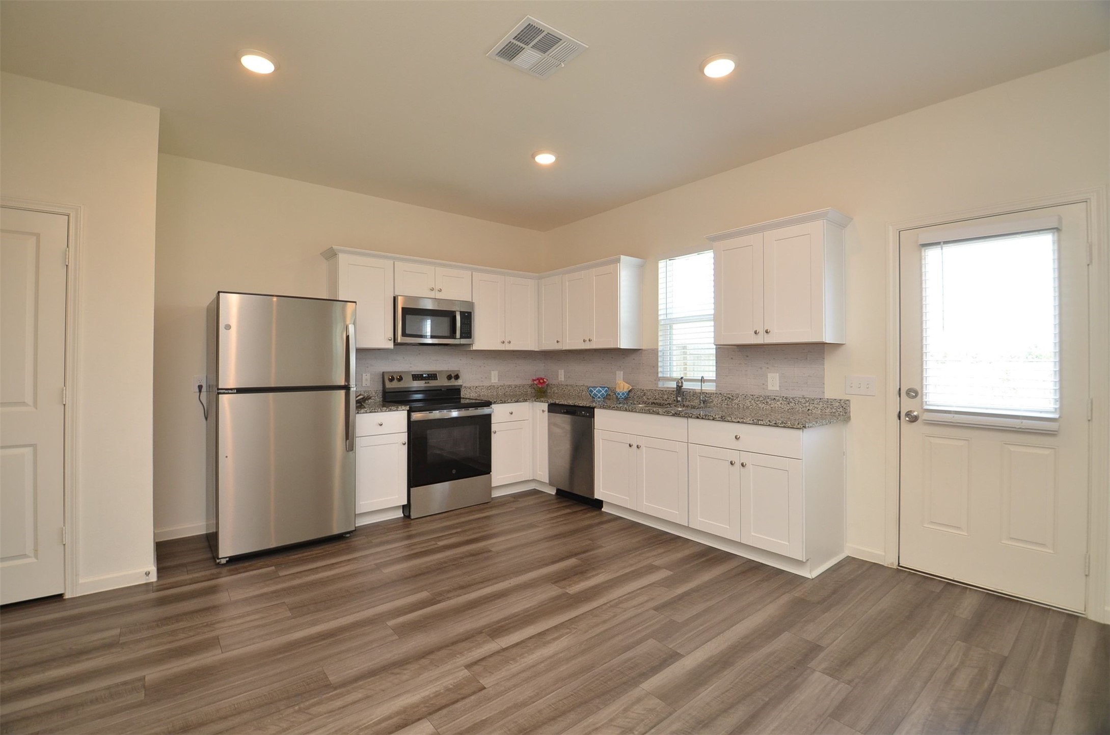 8627 Vacek Crossing Way Property Photo 8
