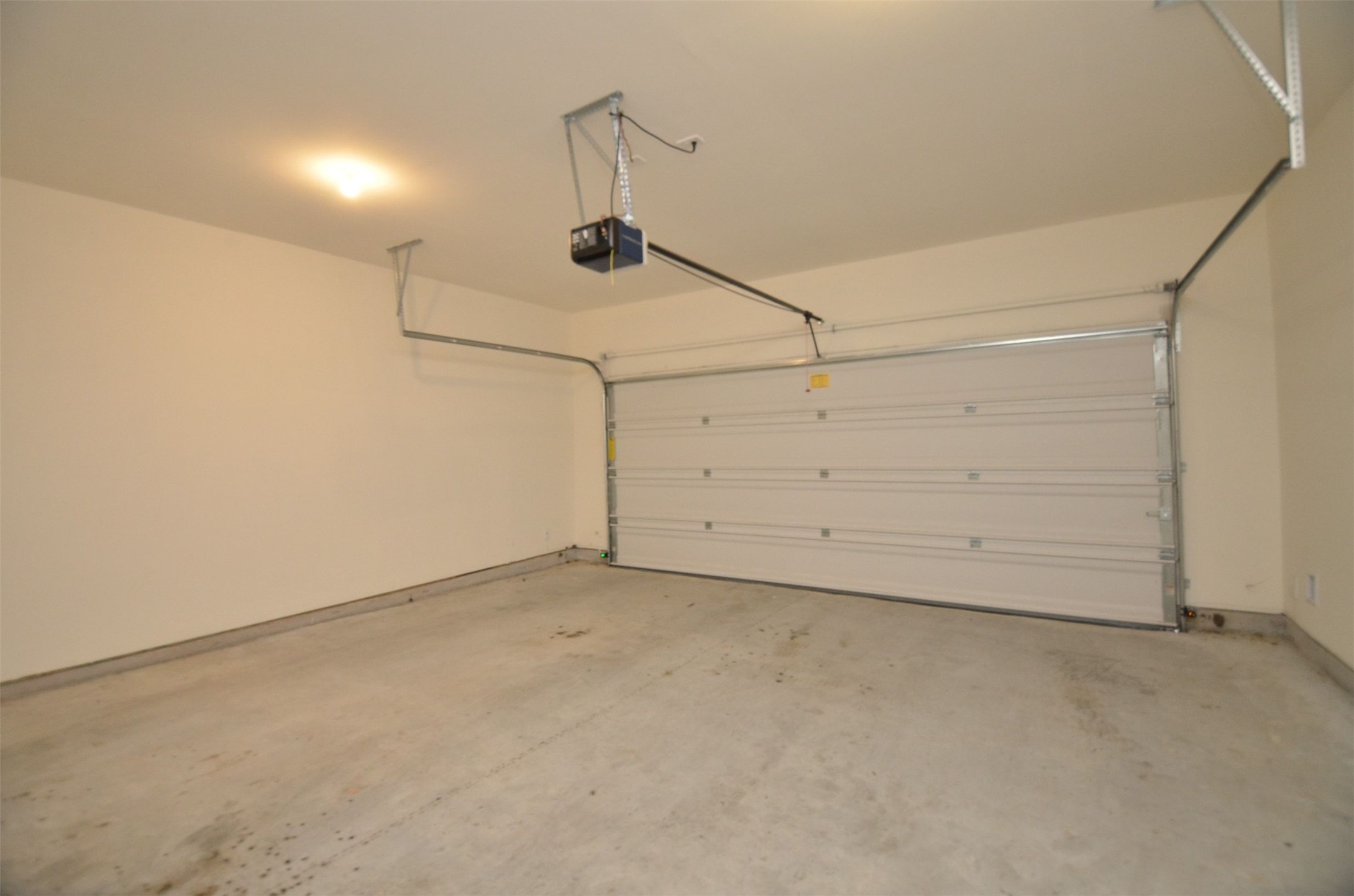 8627 Vacek Crossing Way Property Photo 11