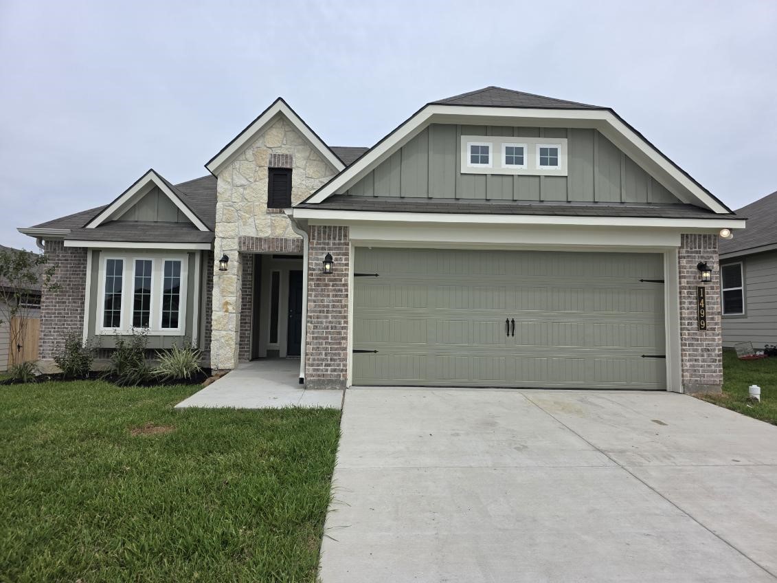 1499 Lake Ridge Drive Property Photo 1