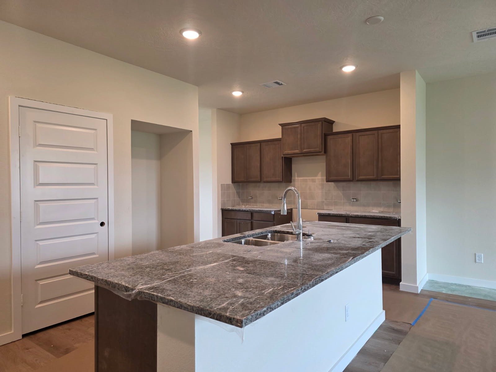 1499 Lake Ridge Drive Property Photo 3