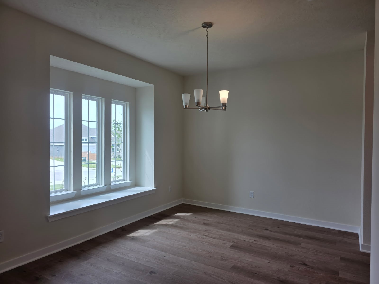 1499 Lake Ridge Drive Property Photo 4