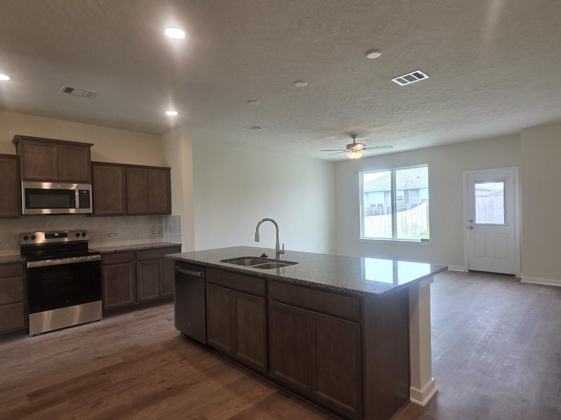 1499 Lake Ridge Drive Property Photo 5