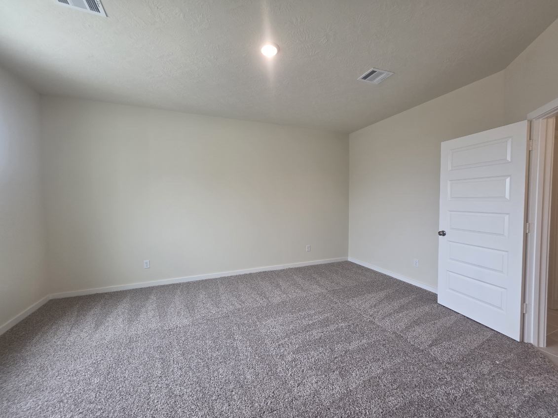 1499 Lake Ridge Drive Property Photo 9