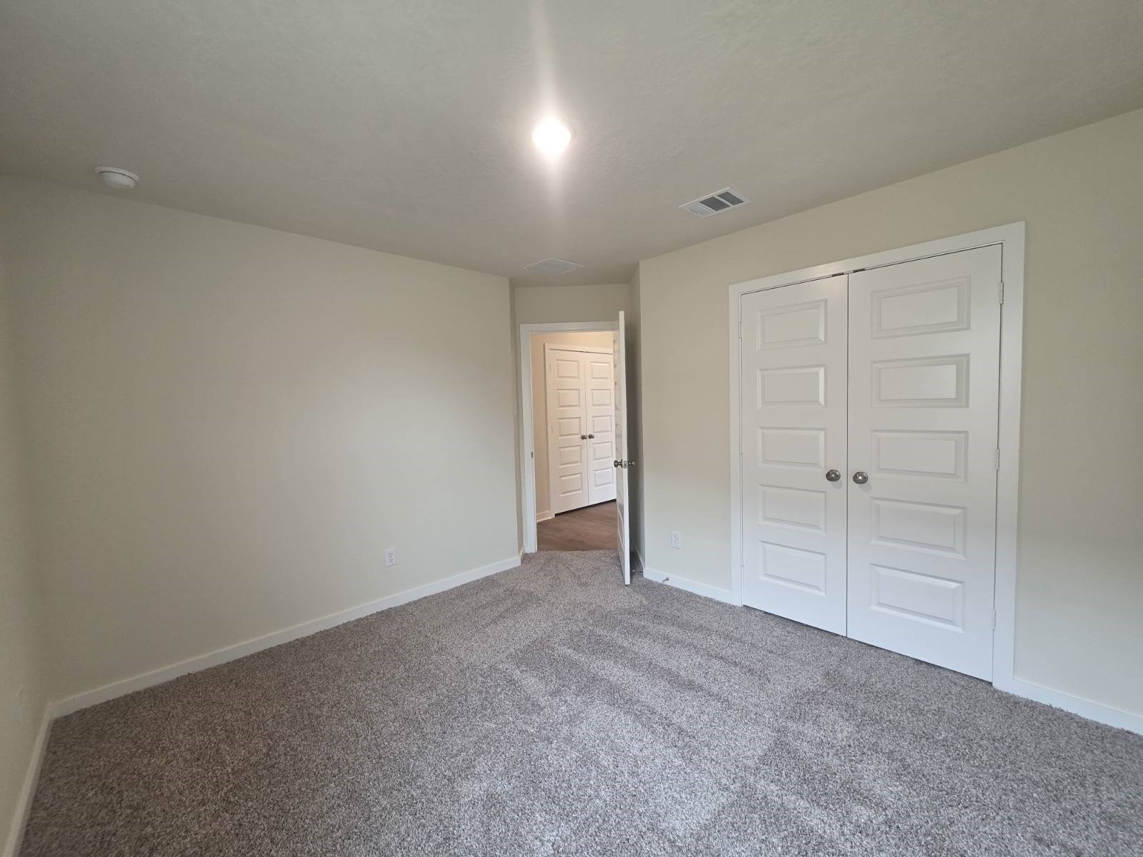 1499 Lake Ridge Drive Property Photo 13