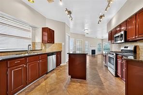 6307 Box Bluff Court Property Photo 23