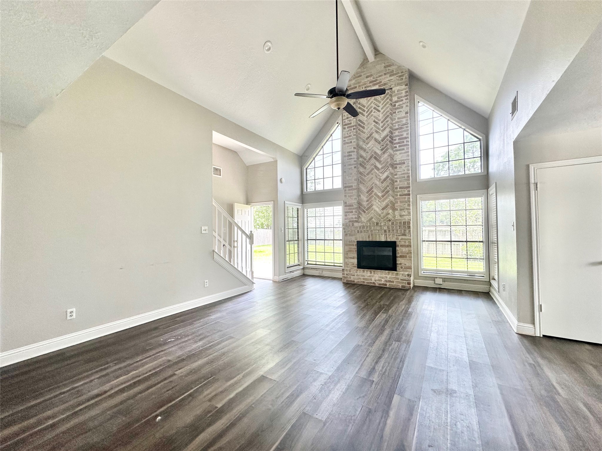2523 Castle Place Property Photo 4