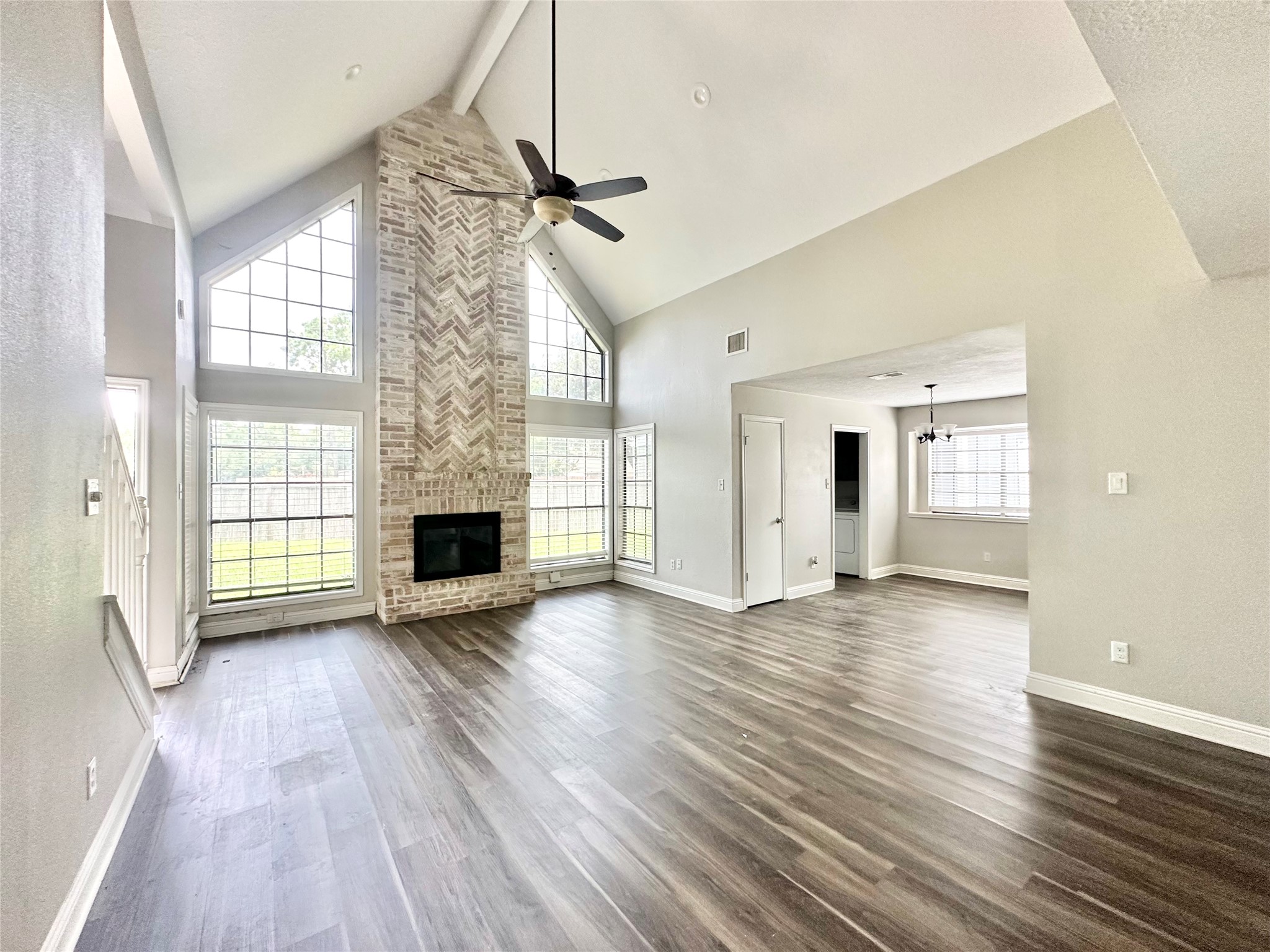 2523 Castle Place Property Photo 5