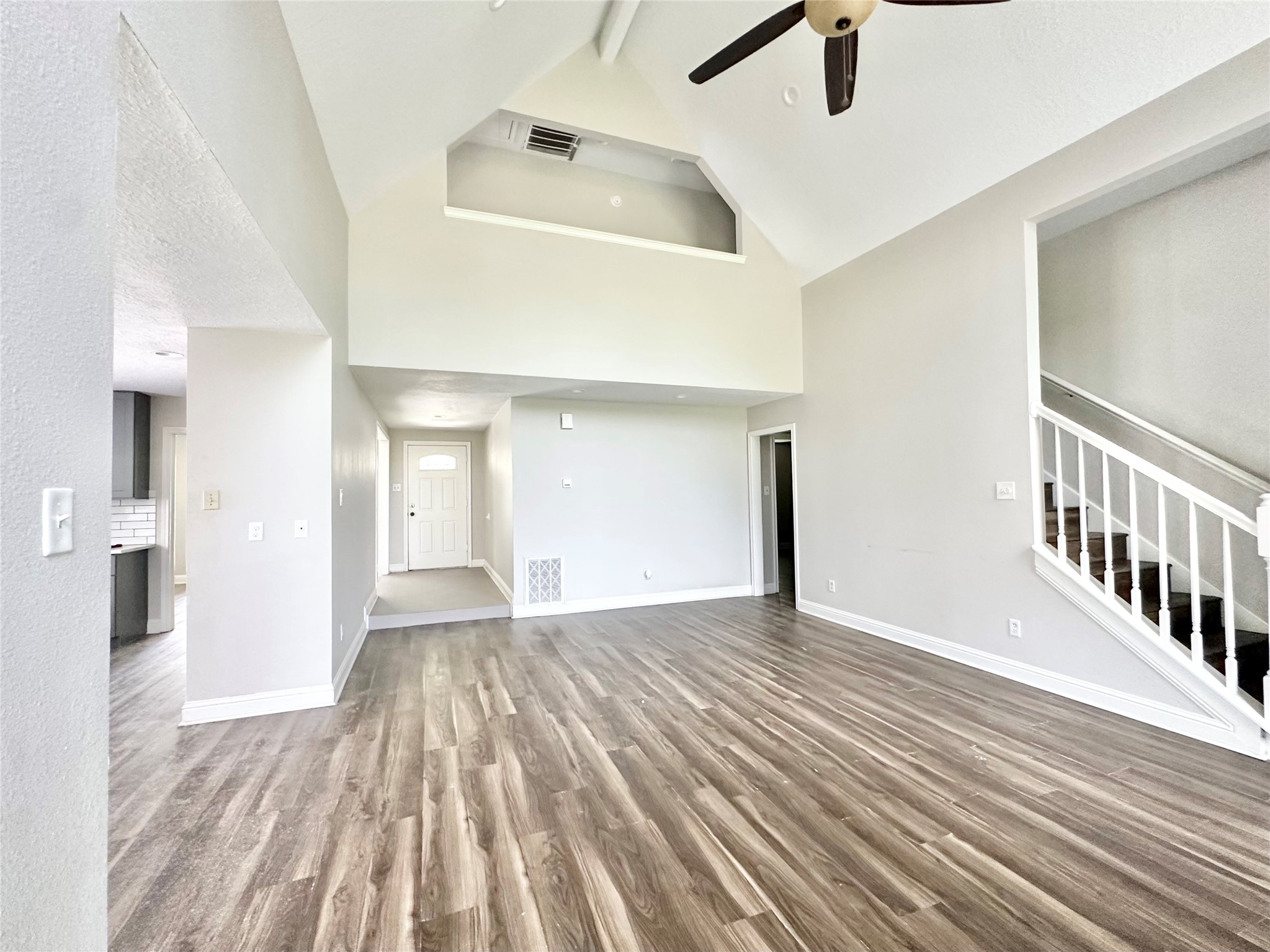 2523 Castle Place Property Photo 6