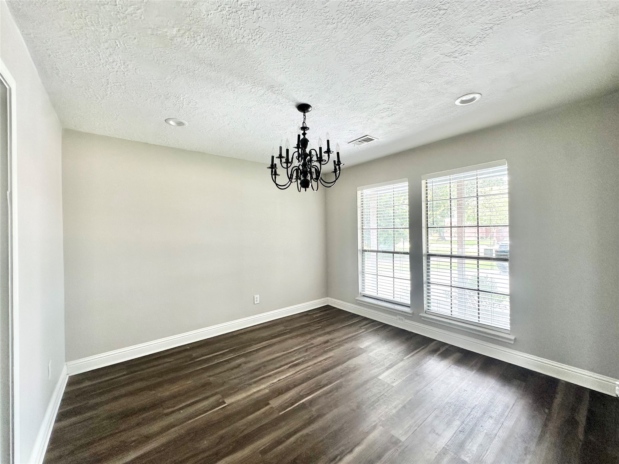 2523 Castle Place Property Photo 10