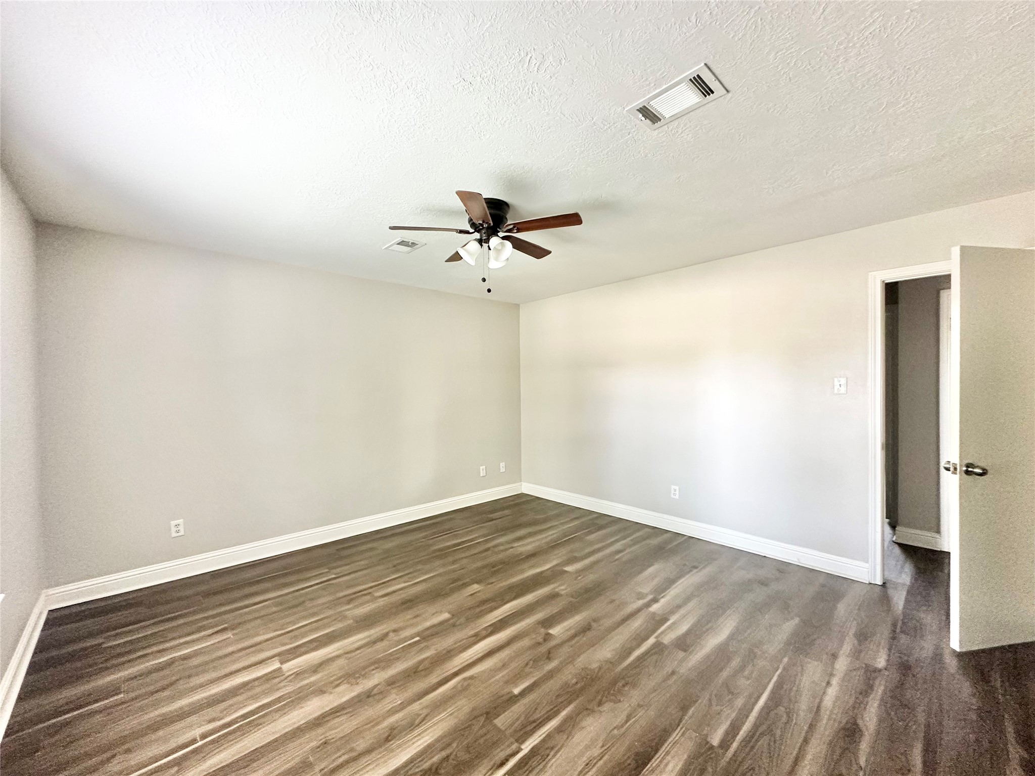 2523 Castle Place Property Photo 12
