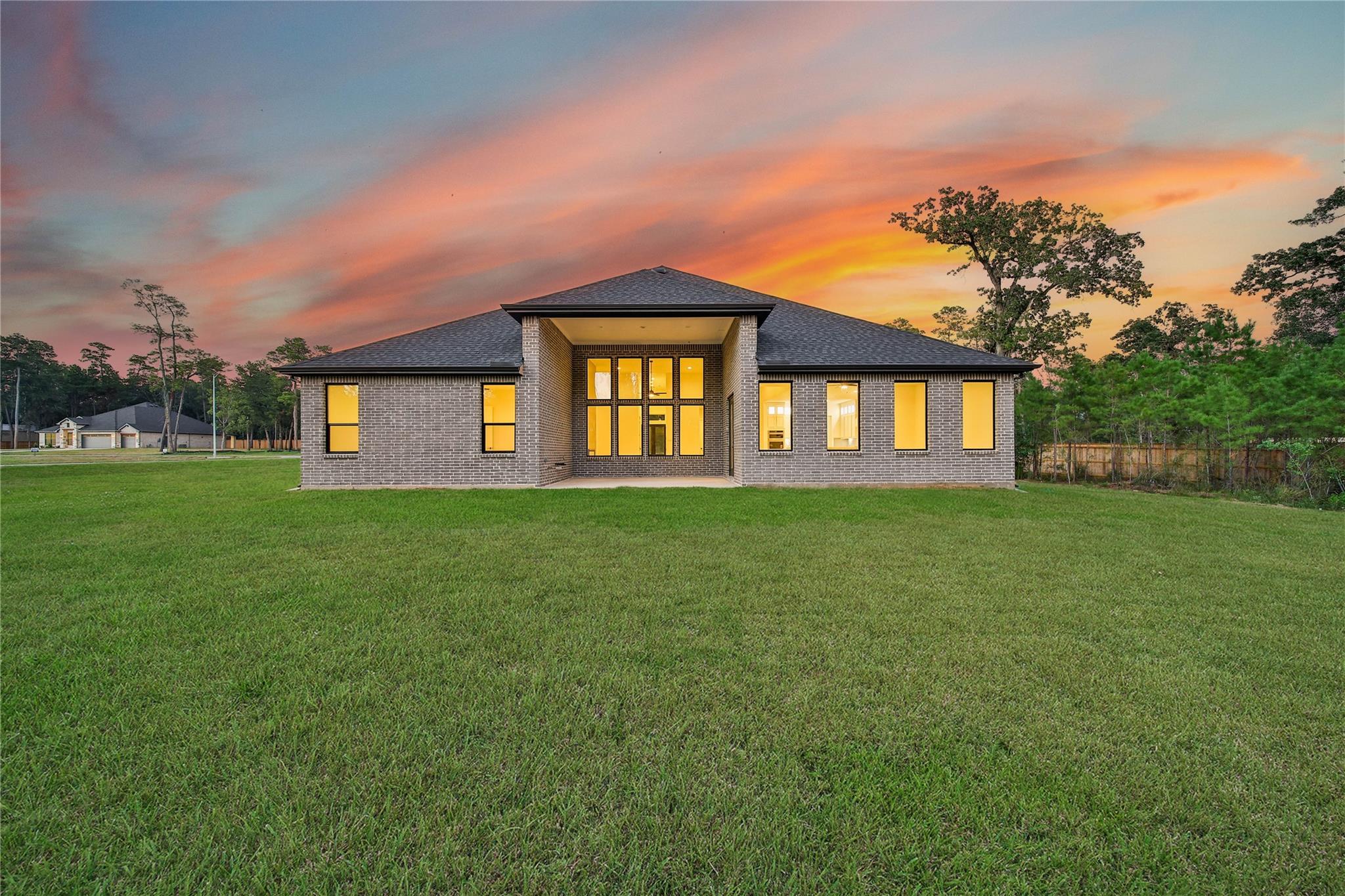 343 Louvenia Court Property Photo 39