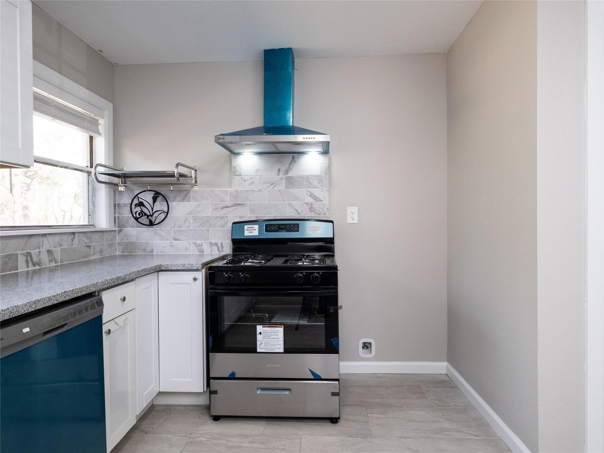 3215 Soway Street Property Photo 5