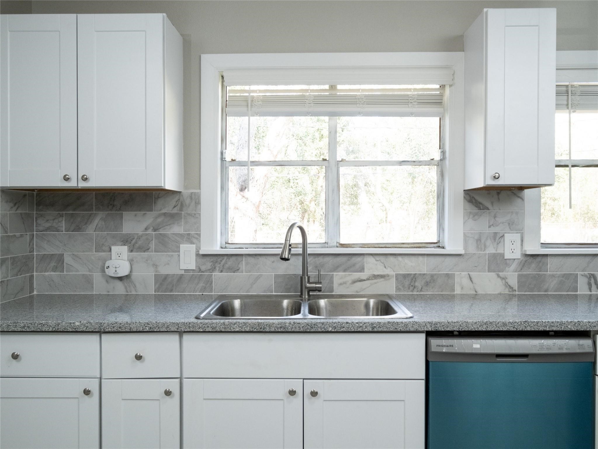 3215 Soway Street Property Photo 6