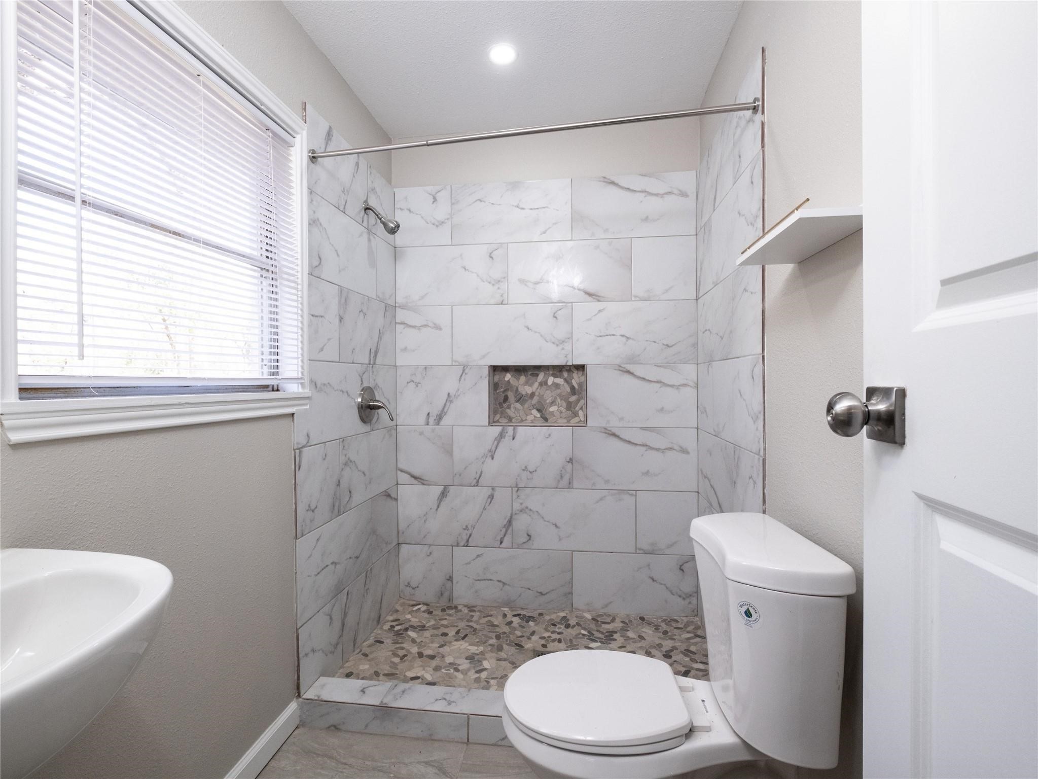 3215 Soway Street Property Photo 16