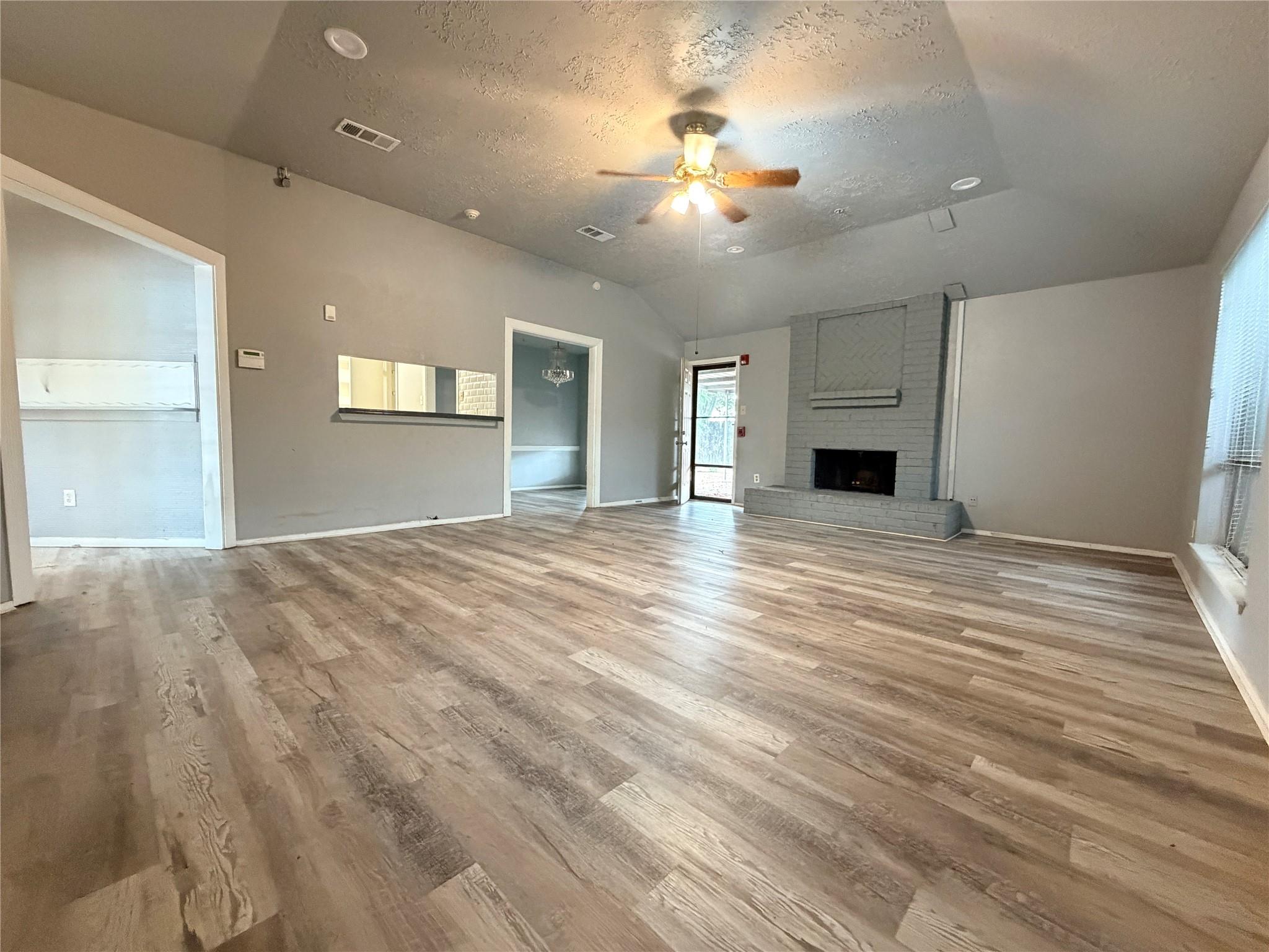 2731 Flintrock Circle Property Photo 4