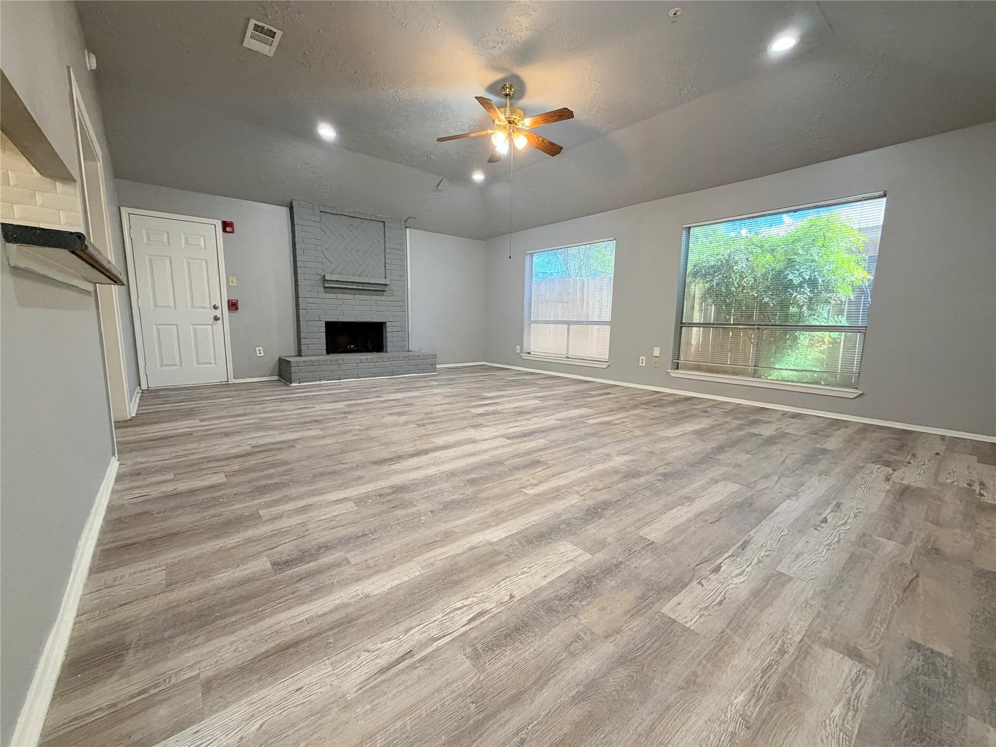 2731 Flintrock Circle Property Photo 6