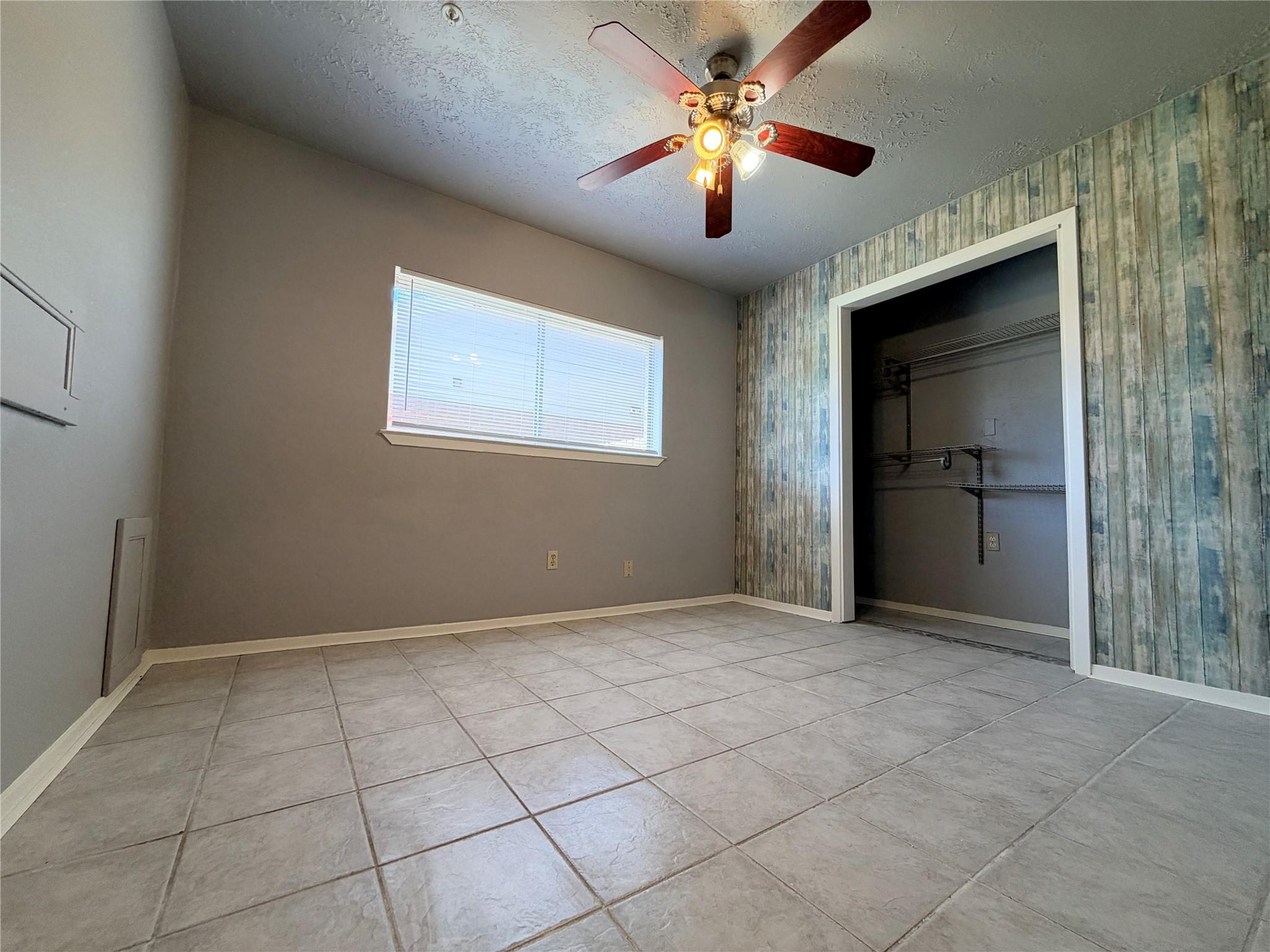 2731 Flintrock Circle Property Photo 12