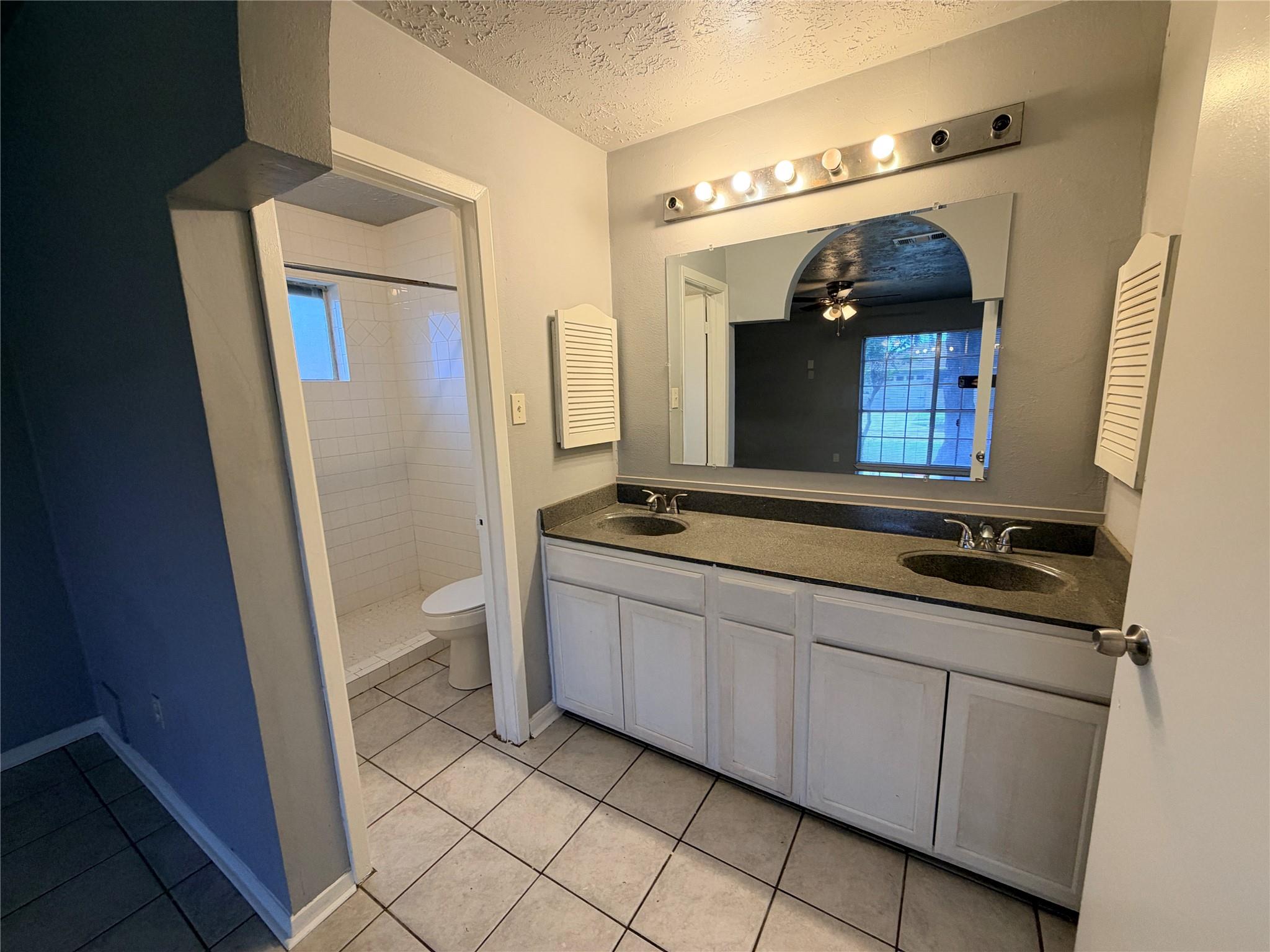 2731 Flintrock Circle Property Photo 18