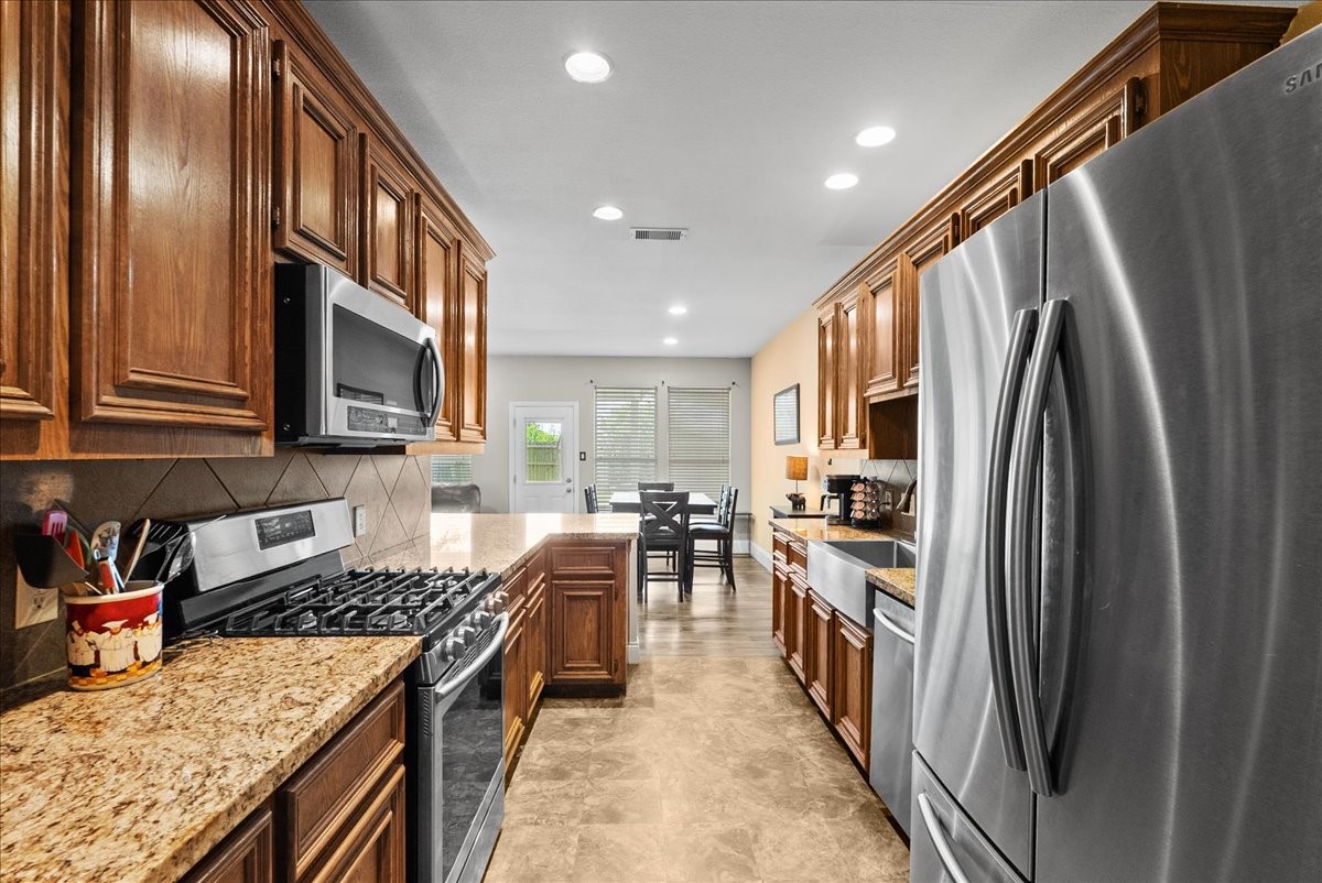 838 San Jacinto Circle Property Photo 3