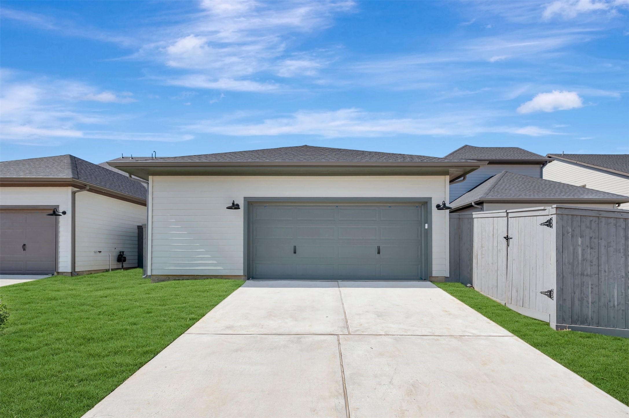 16734 Vibrant Avenue Property Photo 6