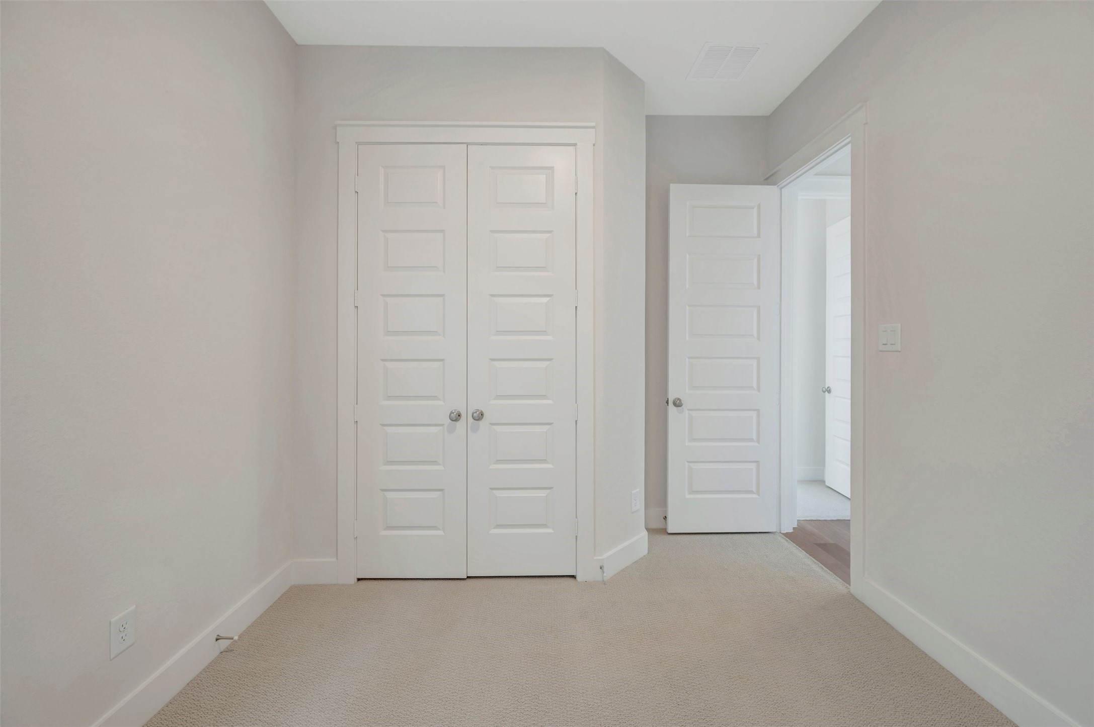 16734 Vibrant Avenue Property Photo 17