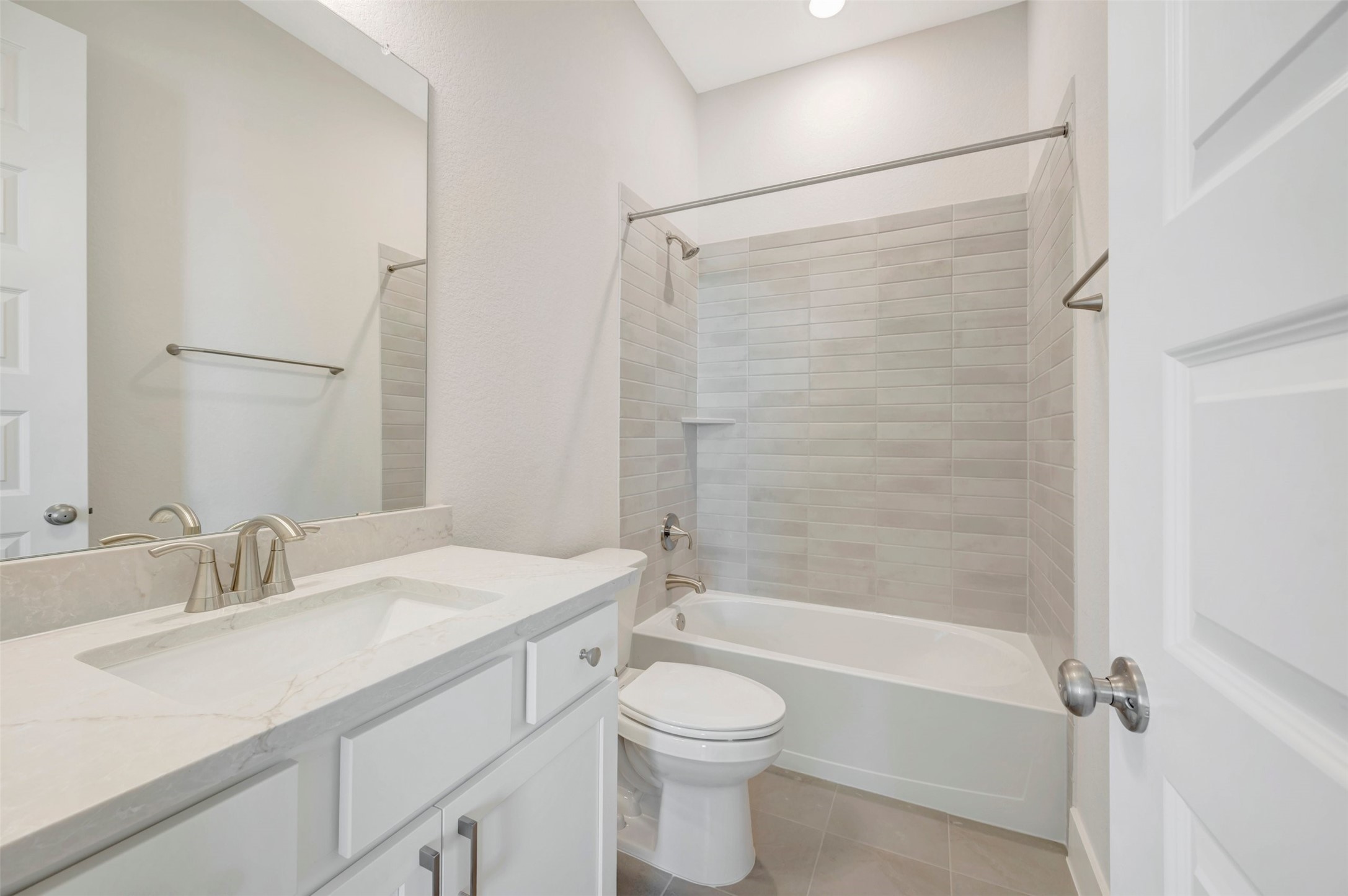 16734 Vibrant Avenue Property Photo 18