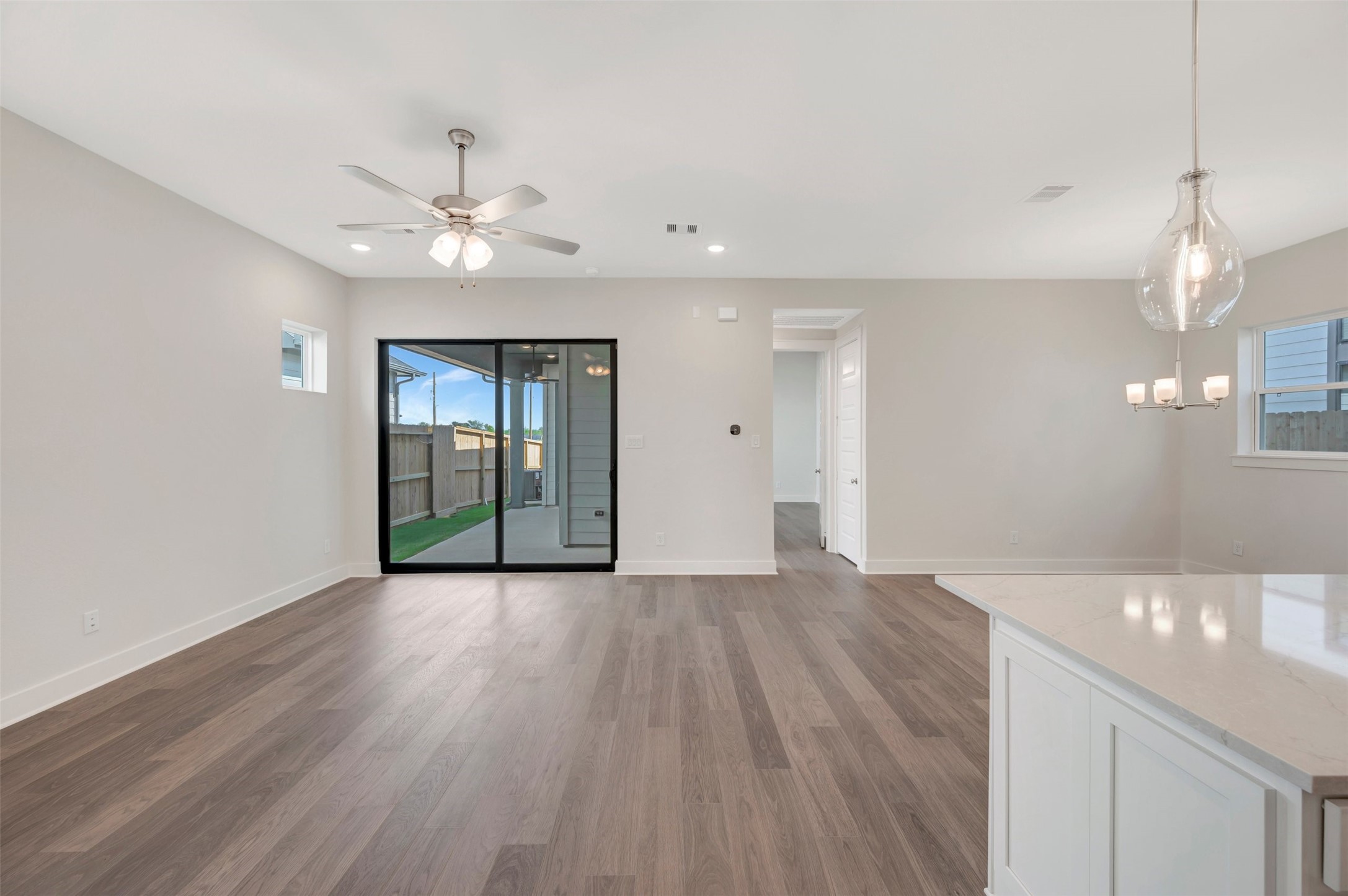 16734 Vibrant Avenue Property Photo 21