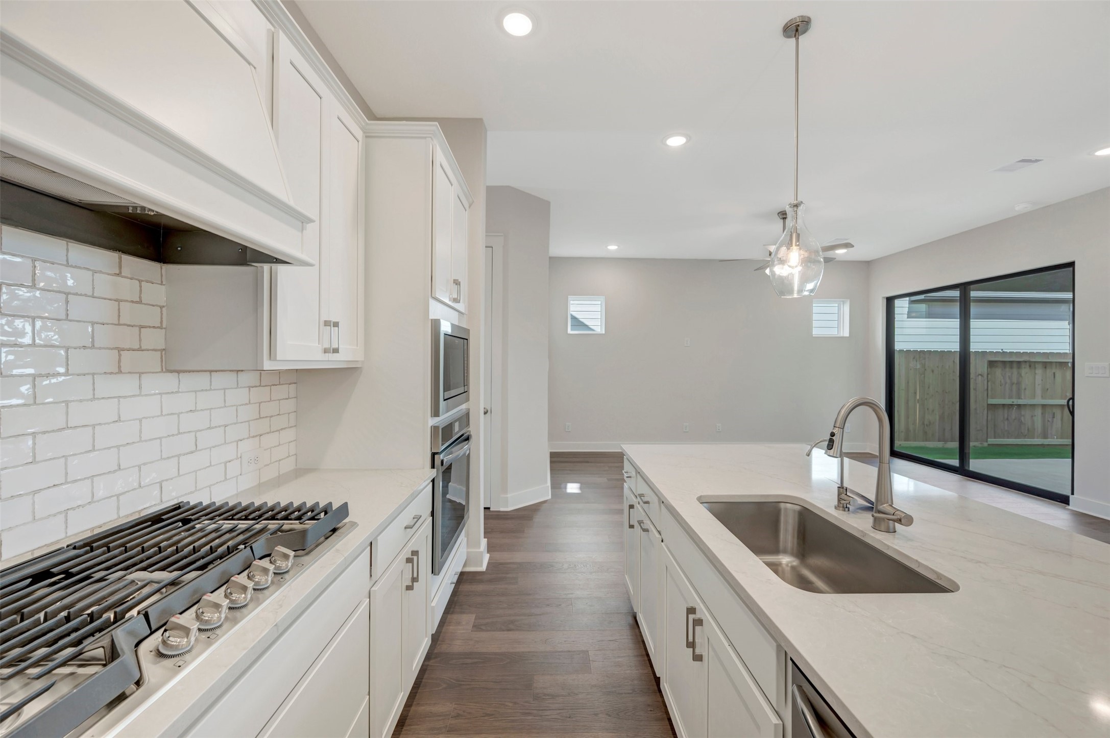 16734 Vibrant Avenue Property Photo 25