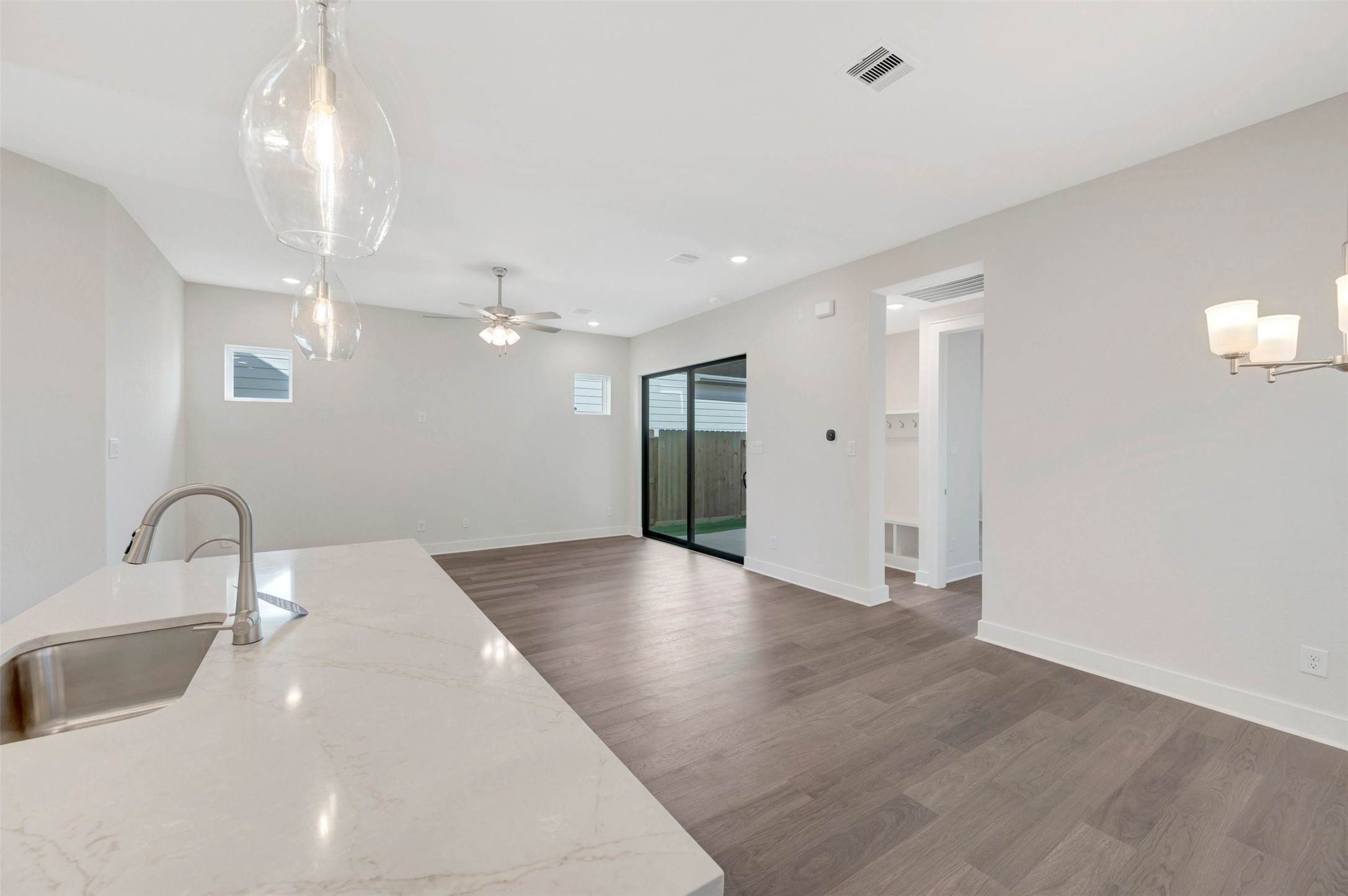 16734 Vibrant Avenue Property Photo 26