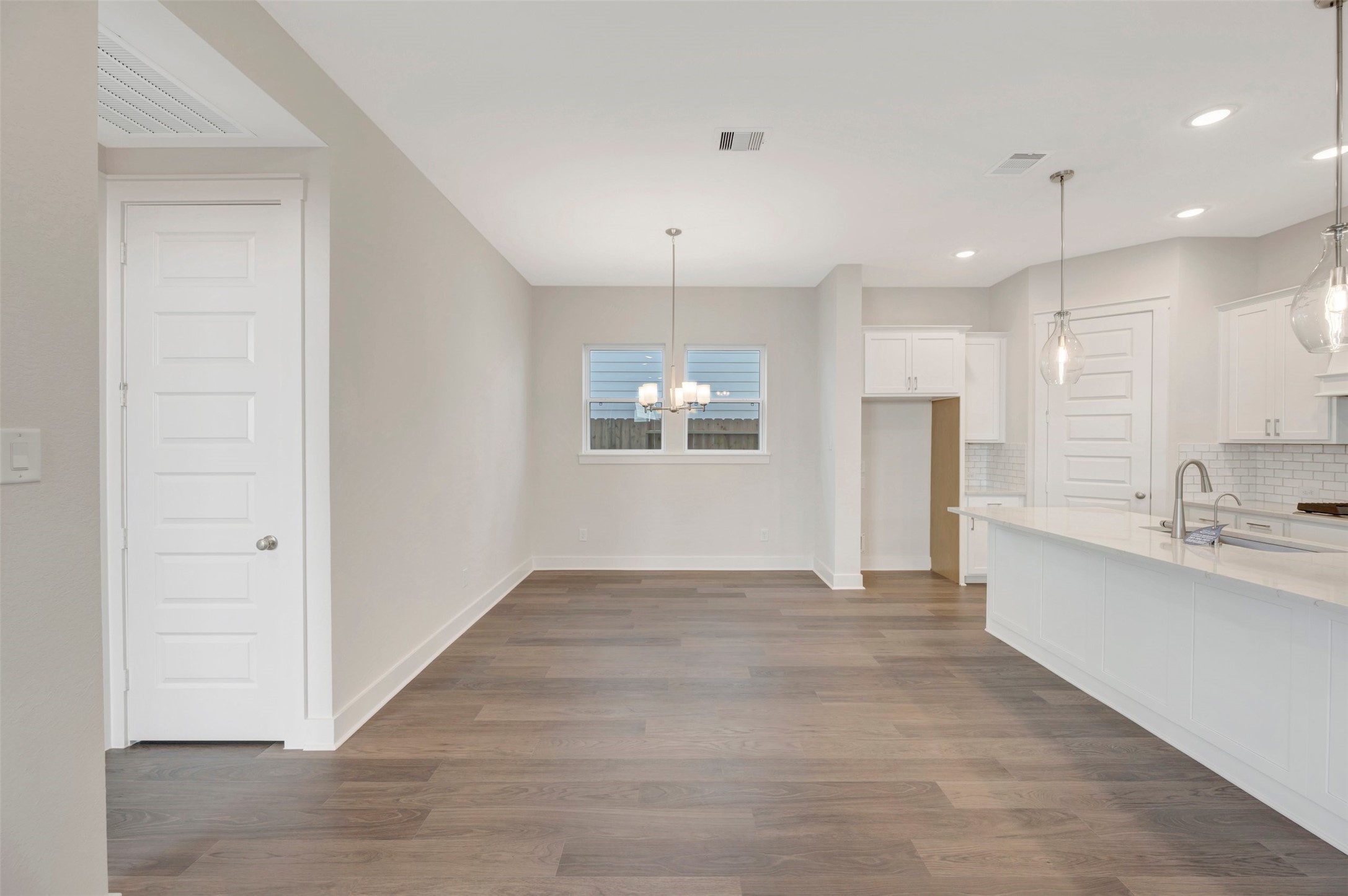 16734 Vibrant Avenue Property Photo 27
