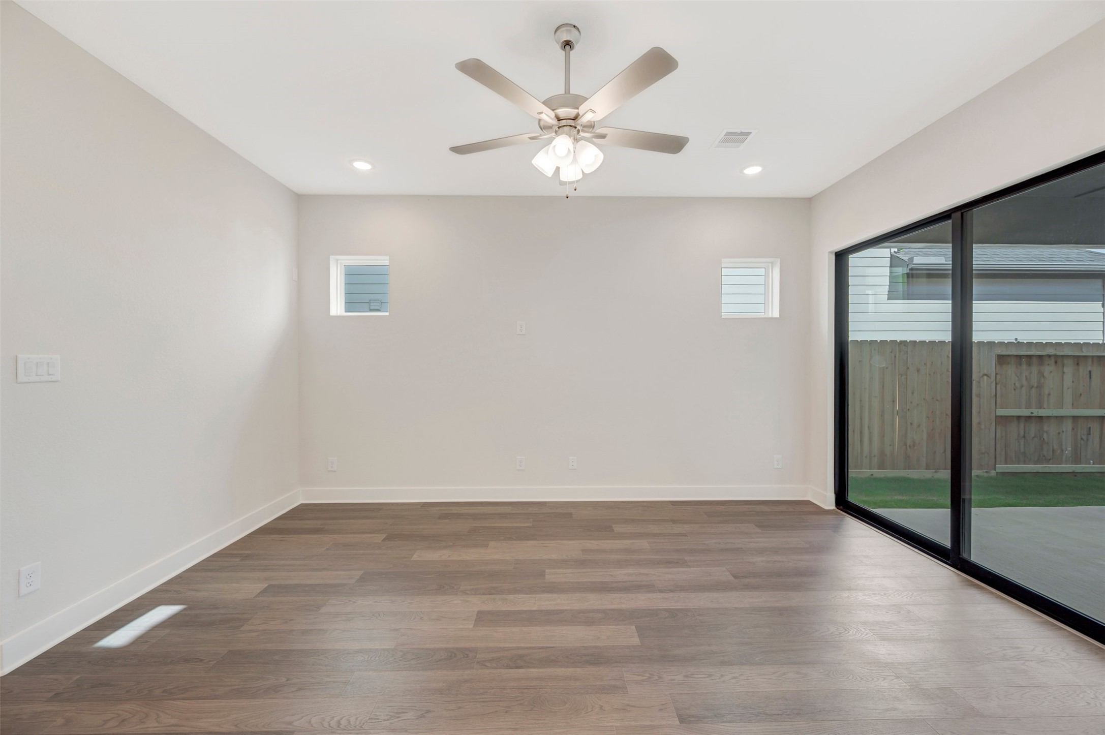 16734 Vibrant Avenue Property Photo 29