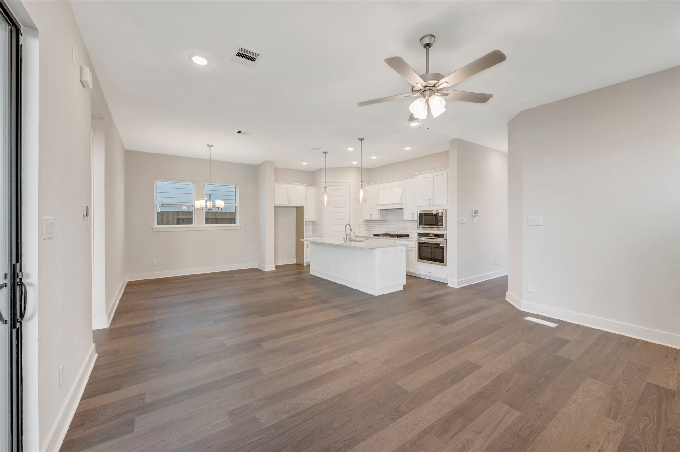 16734 Vibrant Avenue Property Photo 30