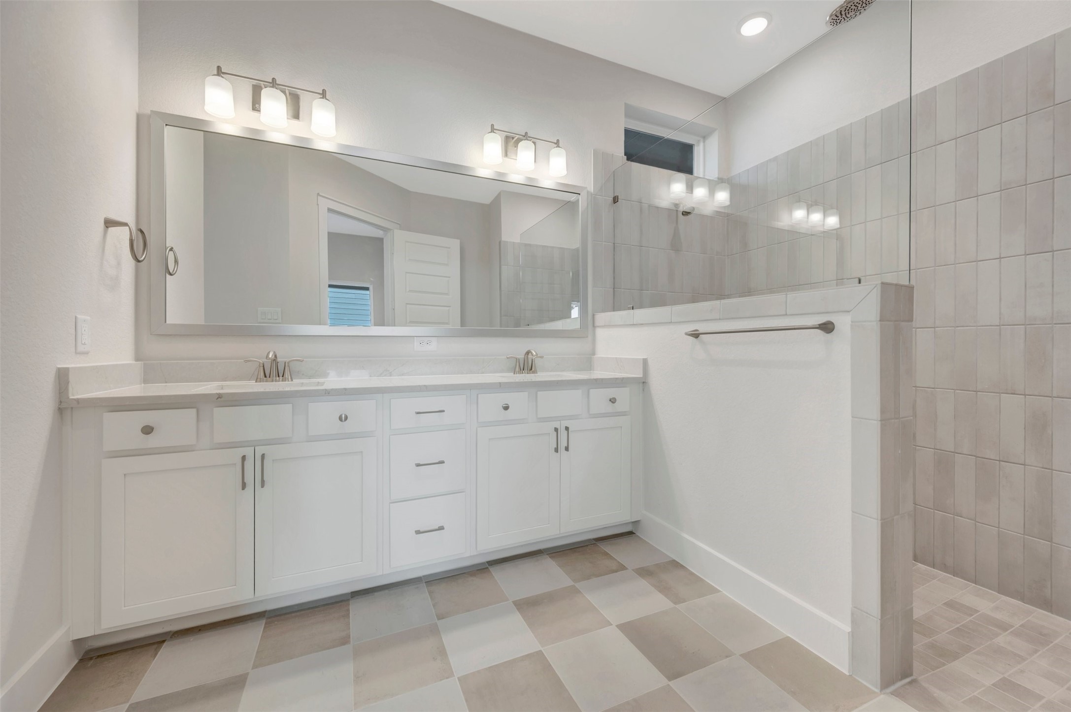 16734 Vibrant Avenue Property Photo 36